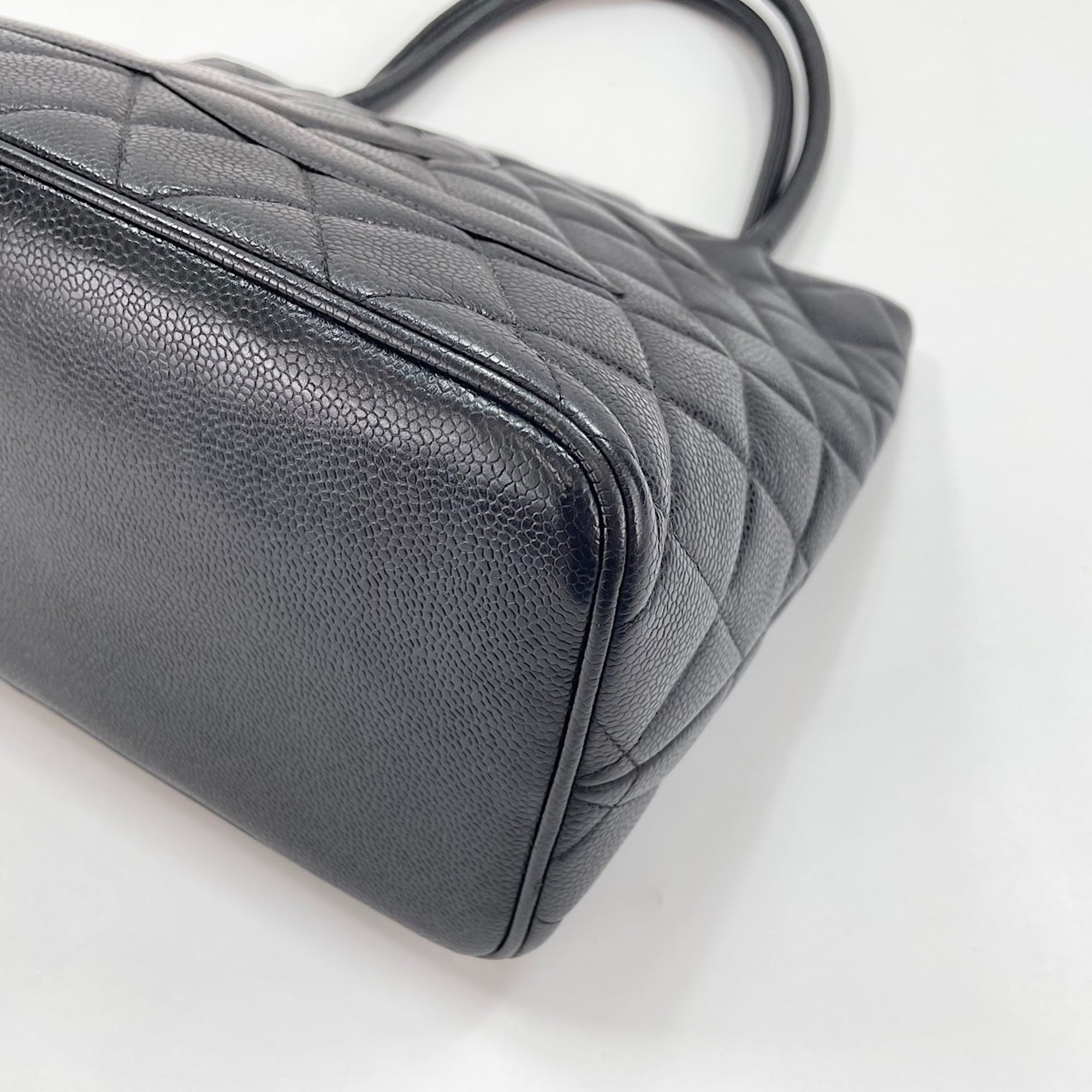 Chanel Black Tote Bag (Pre-Owned)