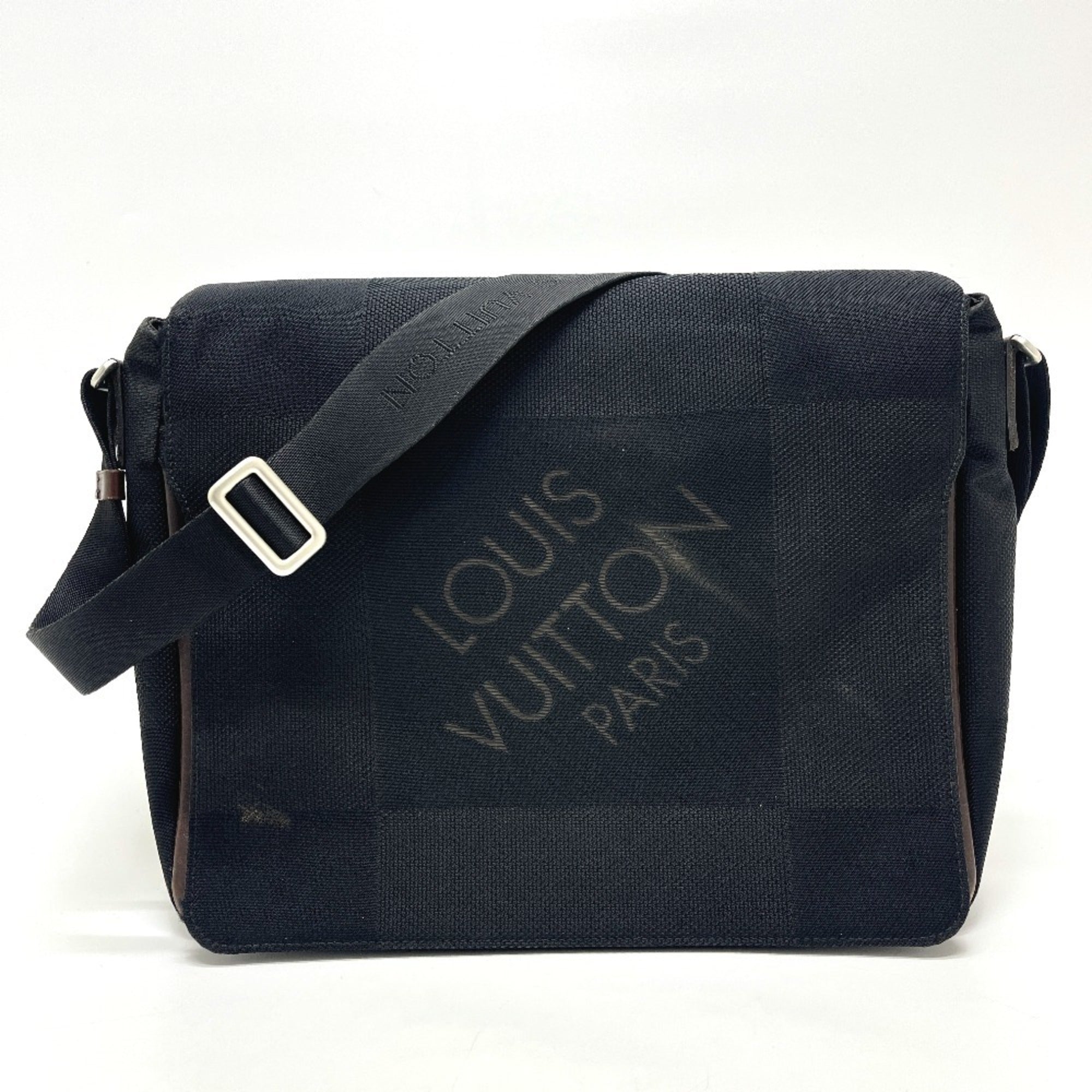 Louis Vuitton Black Damier Geant Canvas Messenger Bag Shoulder Bag (Pre-Owned)