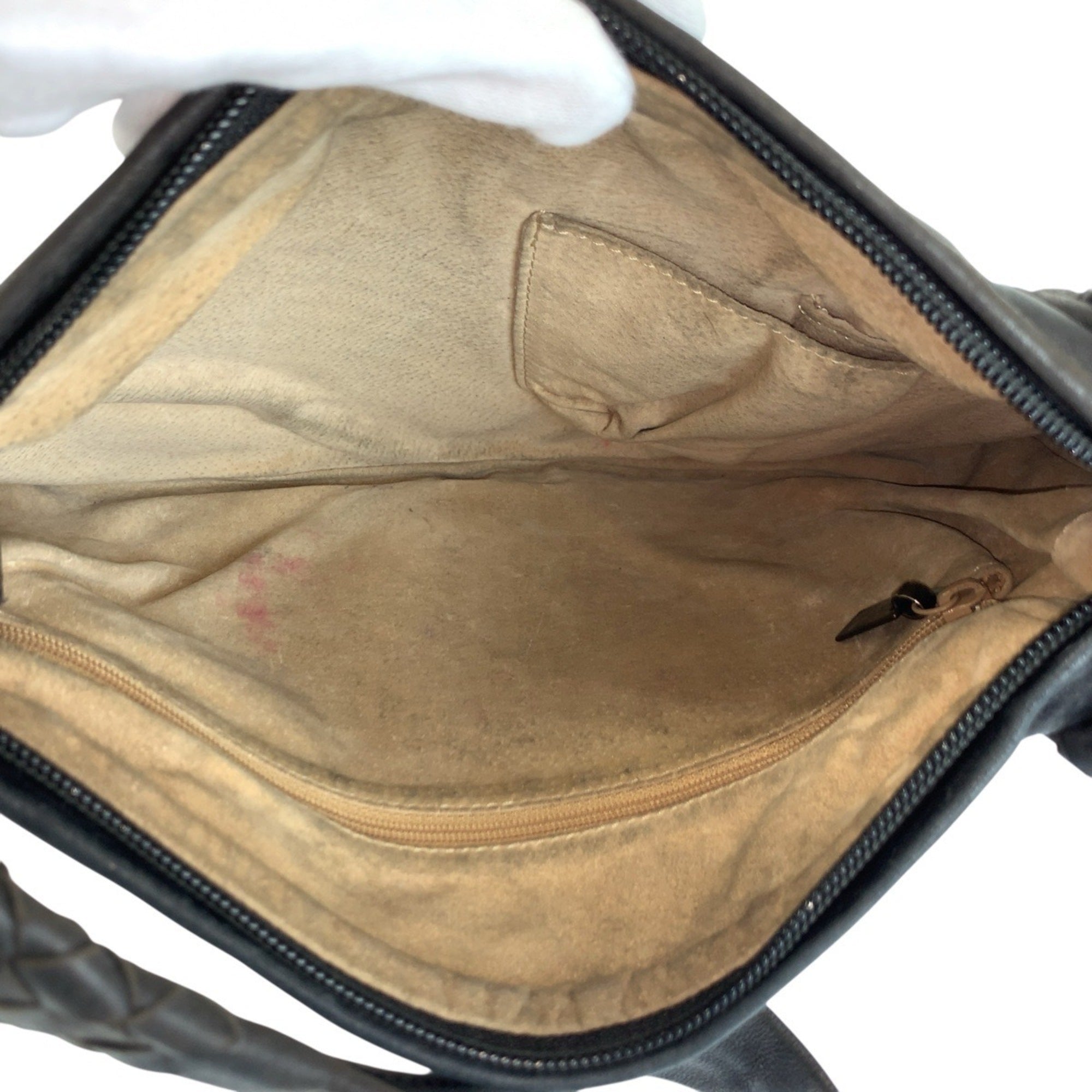 Bottega Veneta Black Leather Shoulder Bag (Pre-Owned)