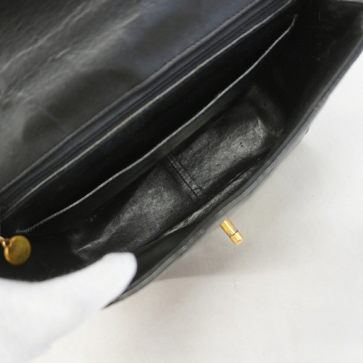 Chanel Black Patent Leather Shoulder Bag (Pre-Owned)