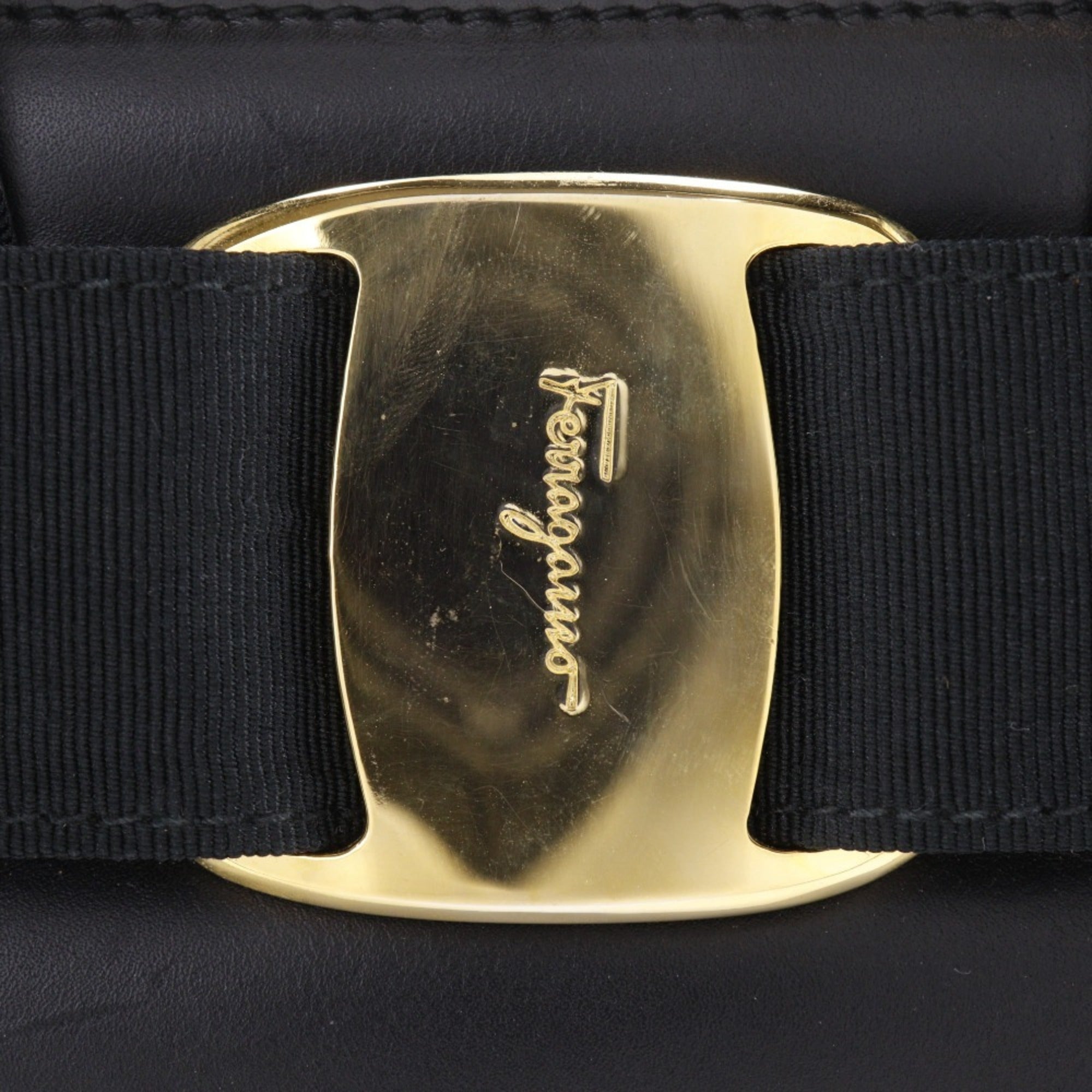 Salvatore Ferragamo Black Leather Handbag (Pre-Owned)
