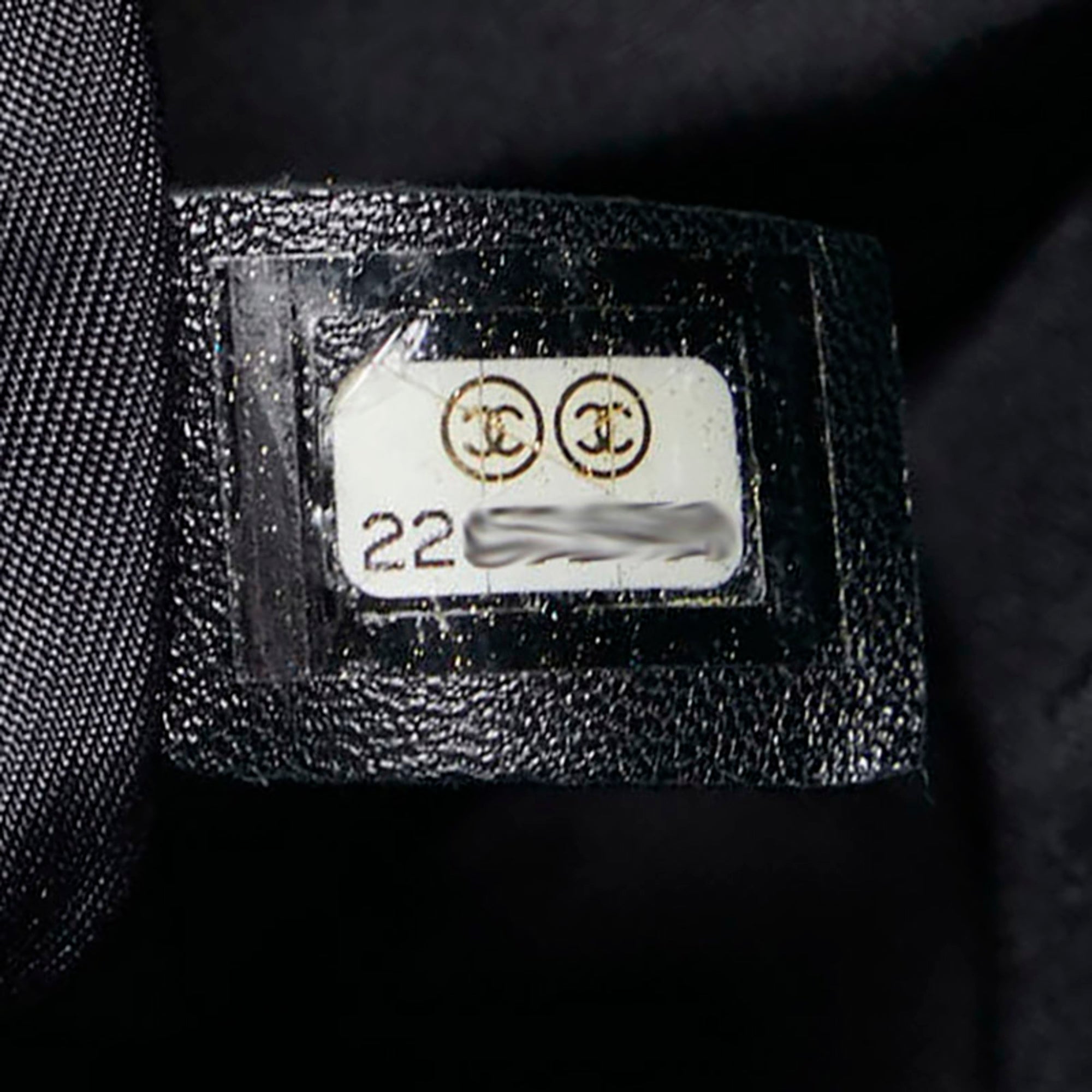 Chanel Multi-Color White Nylon Shoulder Bag (Pre-Owned)
