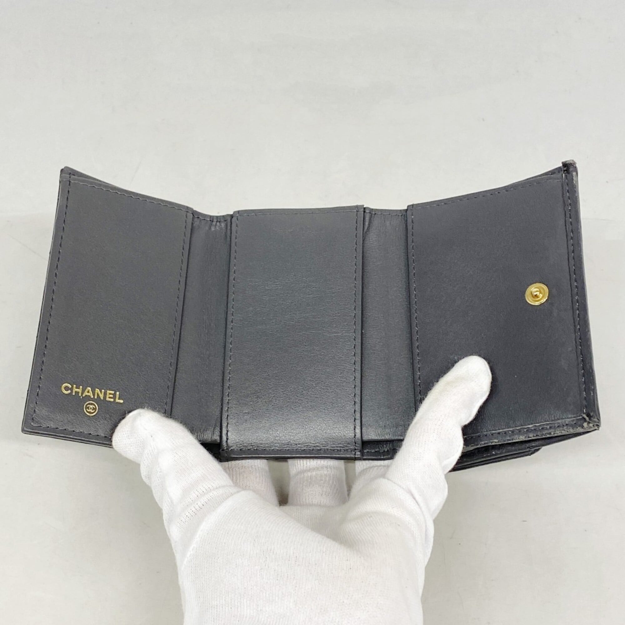 Chanel Gray Leather Wallet (Tri-Fold) (Pre-Owned)