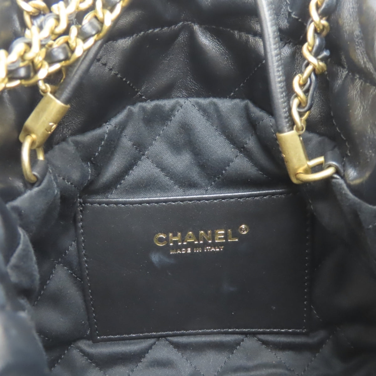 Chanel Black Leather Handbag Shoulder Bag (Pre-Owned)