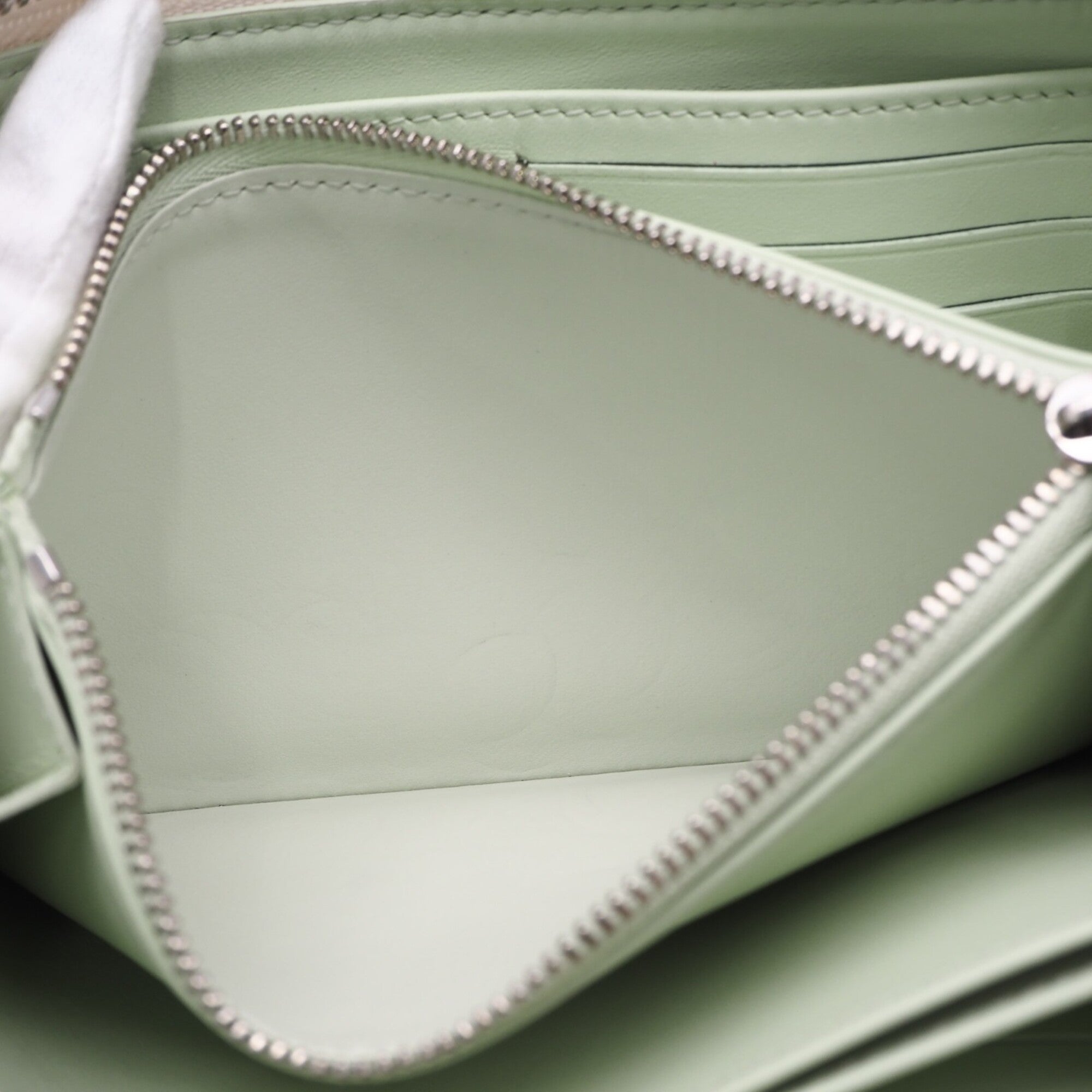 Louis Vuitton Beige Green Mahina Leather Long Wallet (Bi-Fold) (Pre-Owned)