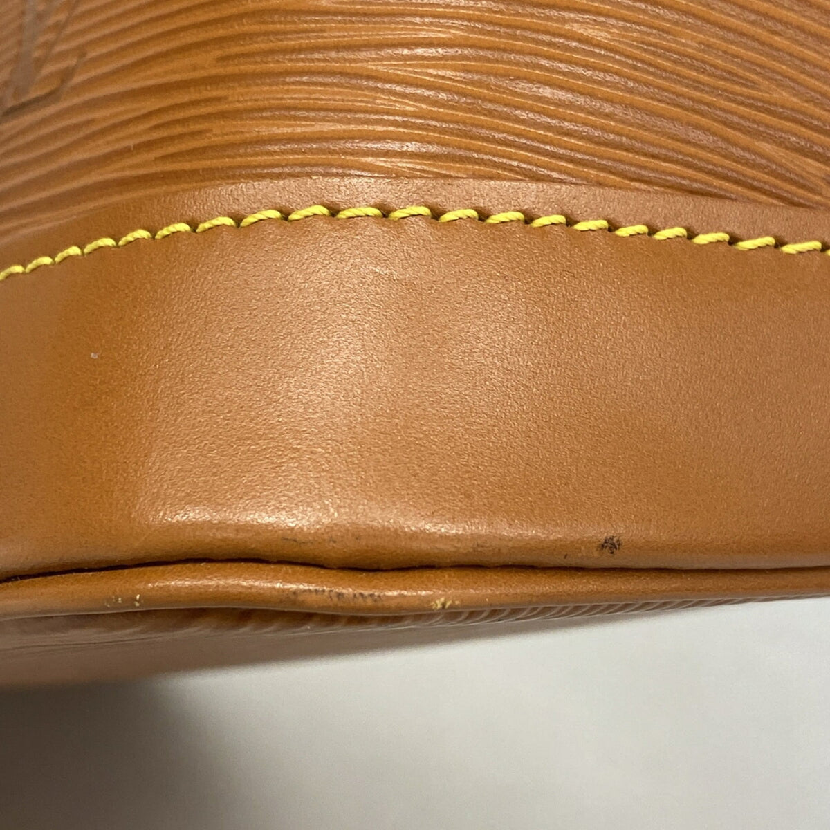 Louis Vuitton Gold Cipango Handbag (Pre-Owned)