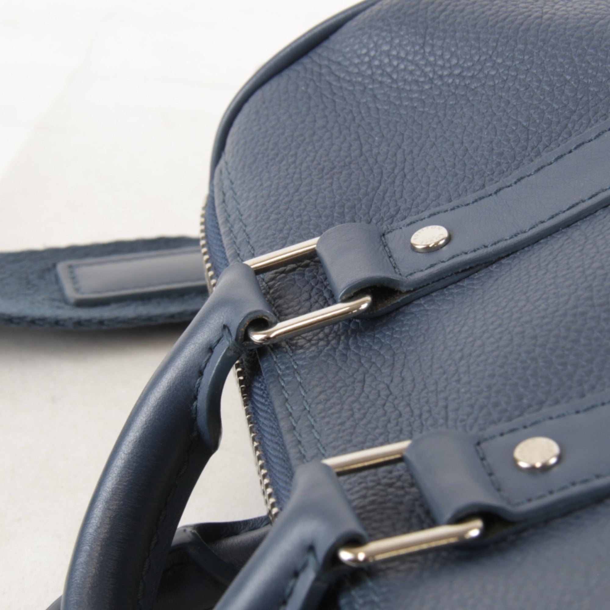 Louis Vuitton Blue Leather Handbag Shoulder Bag (Pre-Owned)