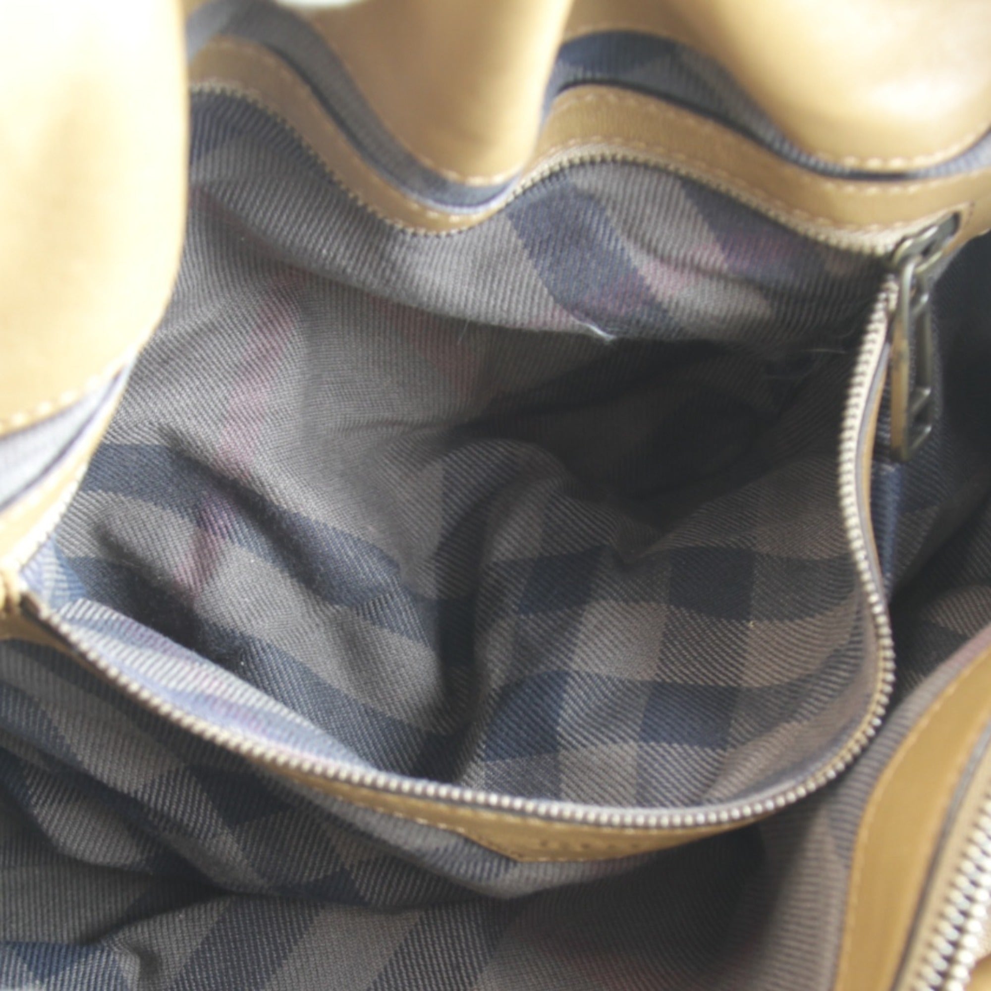 Burberry Brown Leather Tote Bag (Pre-Owned)