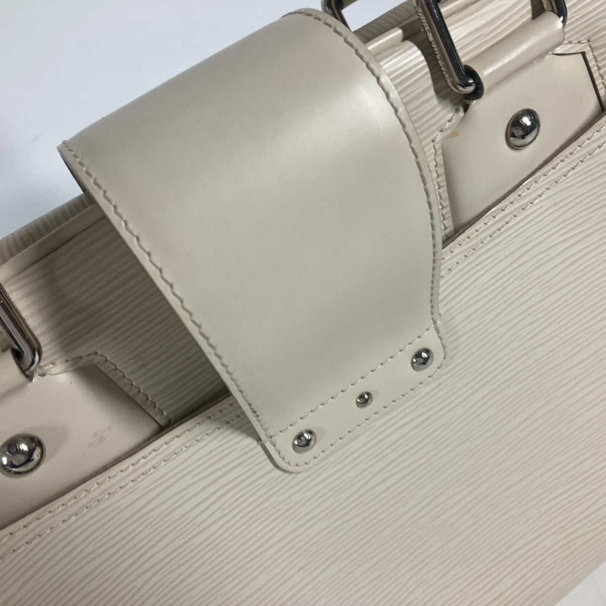 Louis Vuitton Epi Lv Off White White Epi Leather Boston Bag Handbag Shoulder Bag (Pre-Owned)