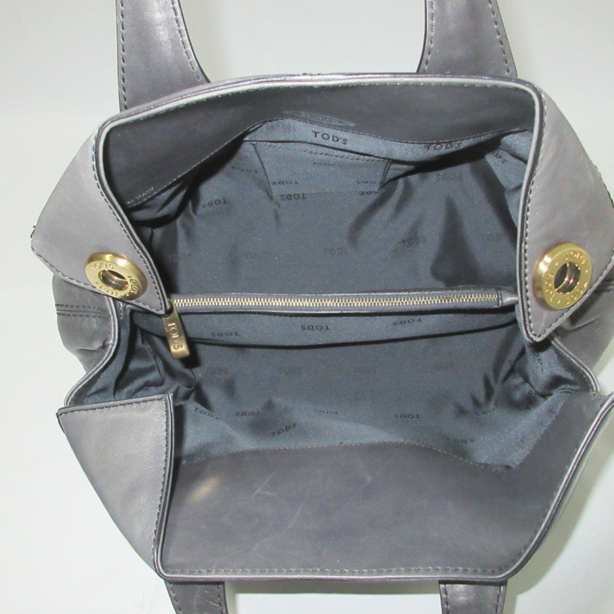 Tod's Gray Leather Handbag (Pre-Owned)