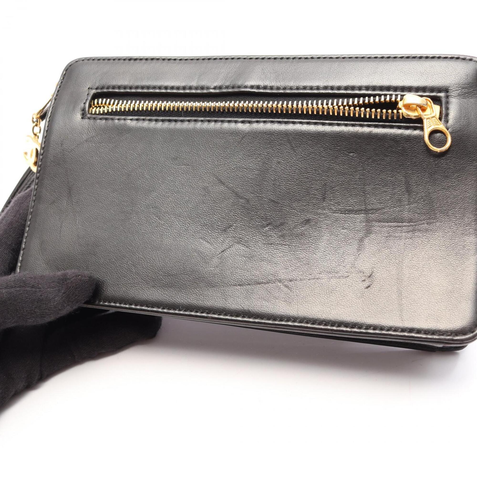 Chanel Black Leather Clutch Bag Handbag (Pre-Owned)