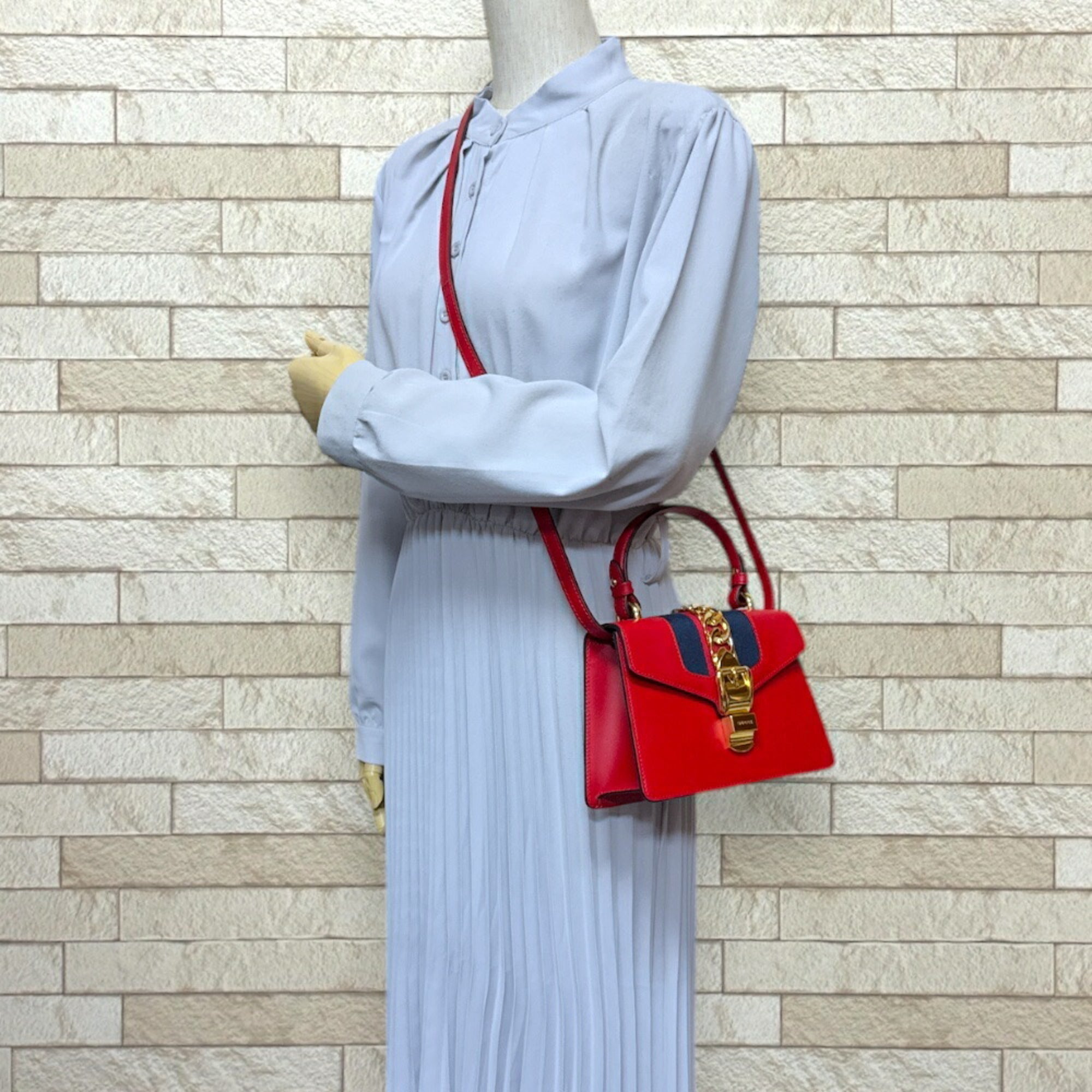 Gucci Red Color Leather Shoulder Bag (Pre-Owned)