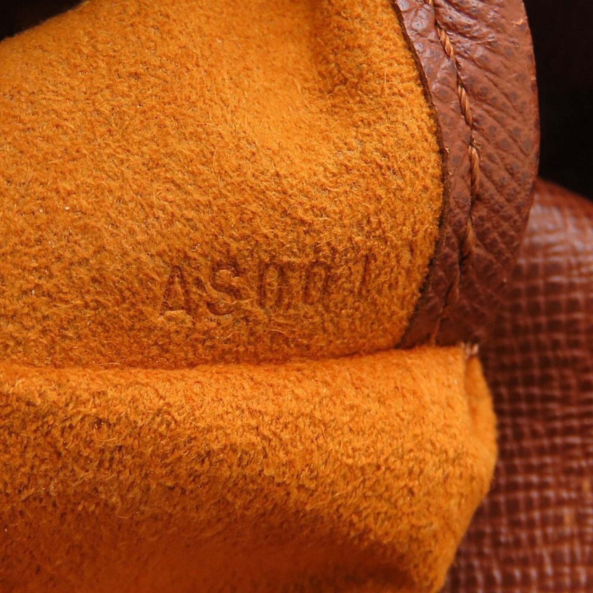Louis Vuitton Brown Monogram Shoulder Bag (Pre-Owned)
