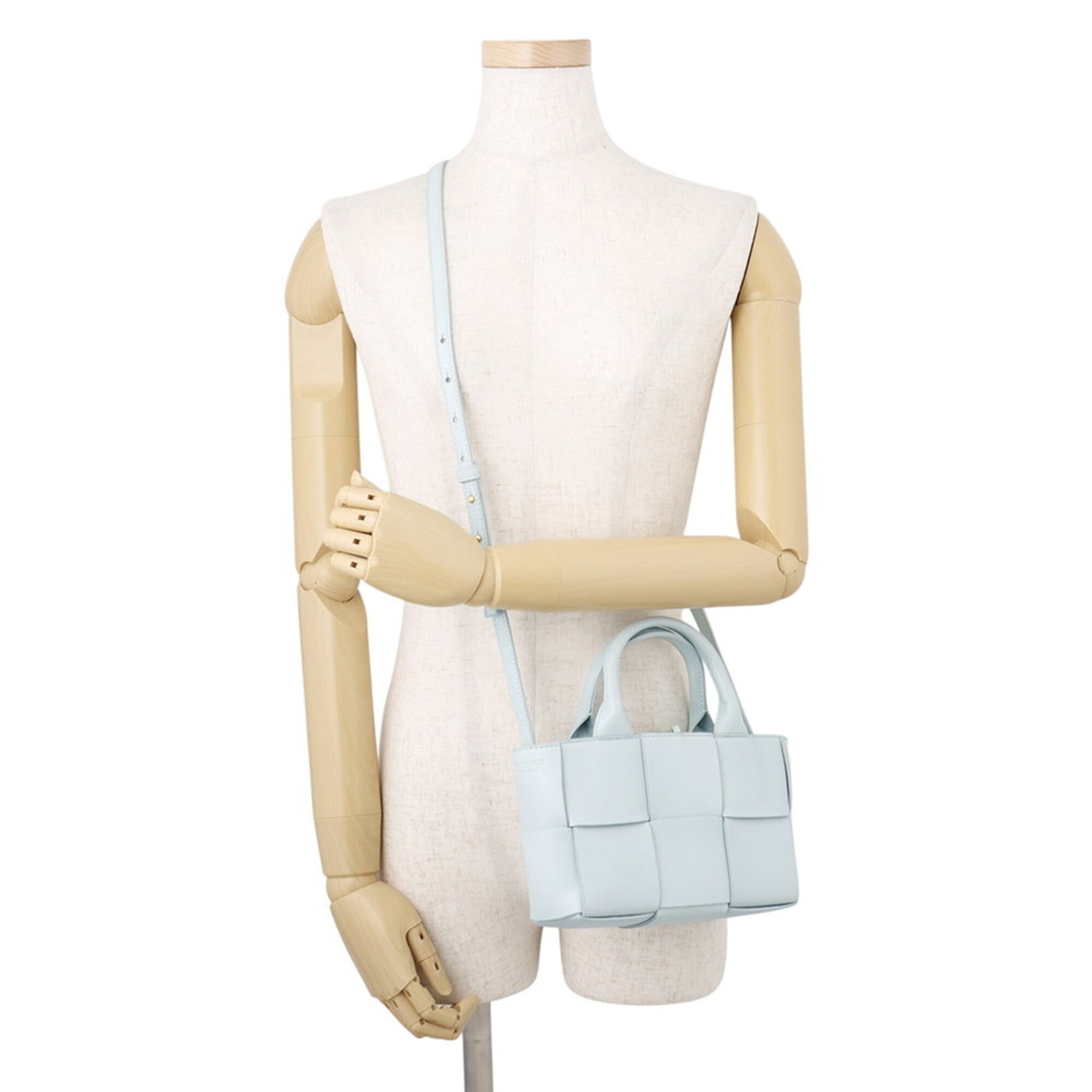 Bottega Veneta Light Blue Leather Handbag (Pre-Owned)