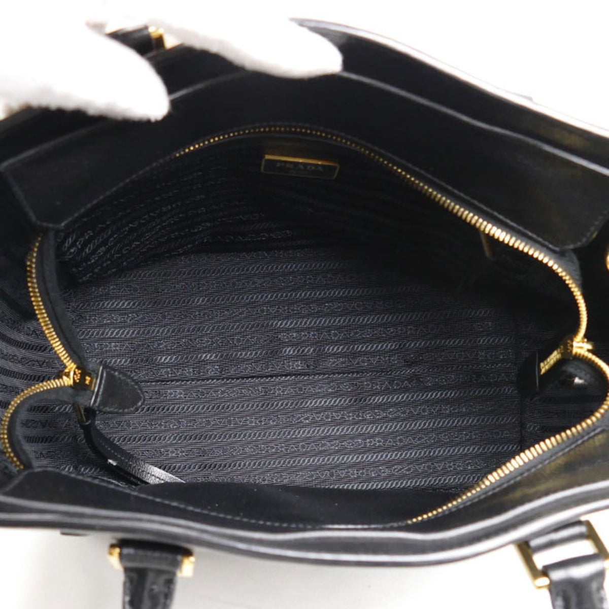 Prada Black Leather Shoulder Bag (Pre-Owned)