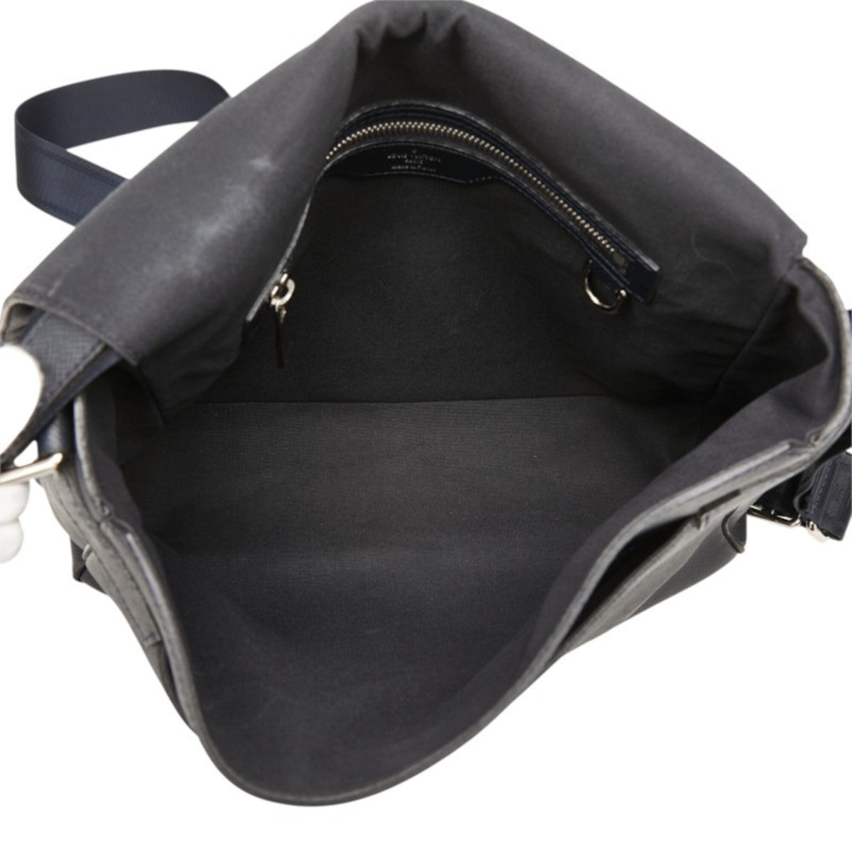 Louis Vuitton Taiga Navy Leather Messenger Bag Shoulder Bag (Pre-Owned)