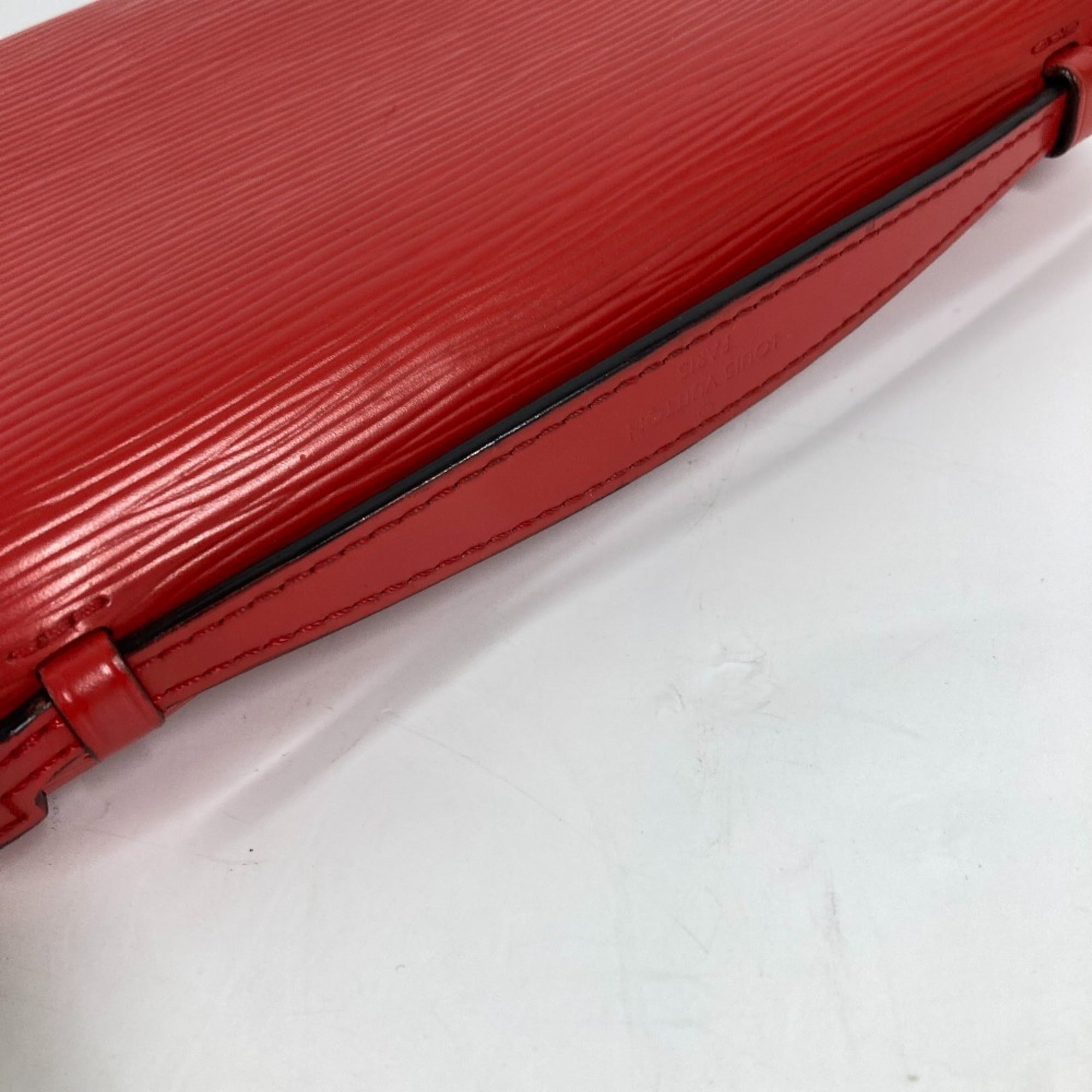 Louis Vuitton Epi Coquelicots Red Color Epi Leather Clutch Bag Handbag Shoulder Bag (Pre-Owned)
