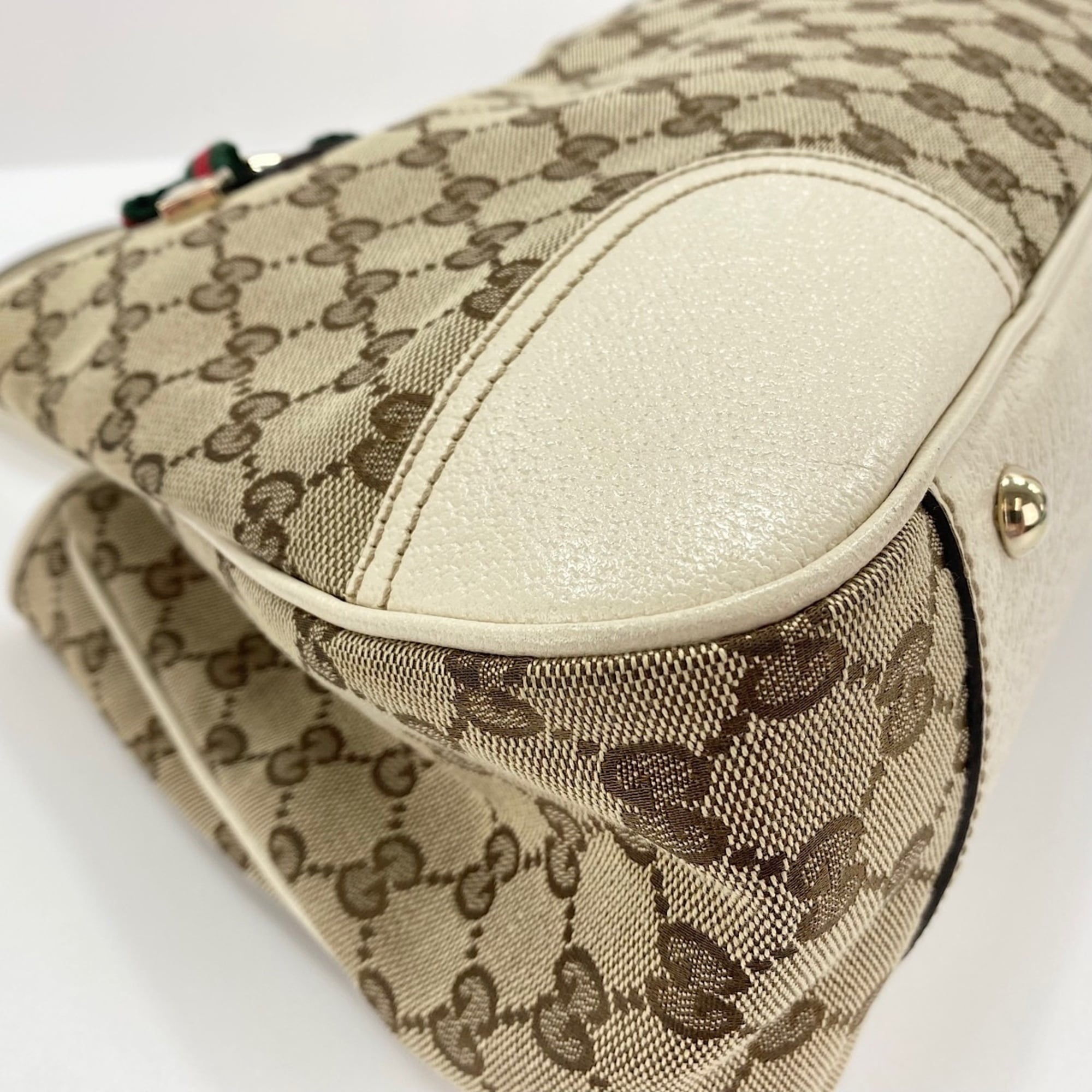 Gucci Beige Shoulder Bag (Pre-Owned)