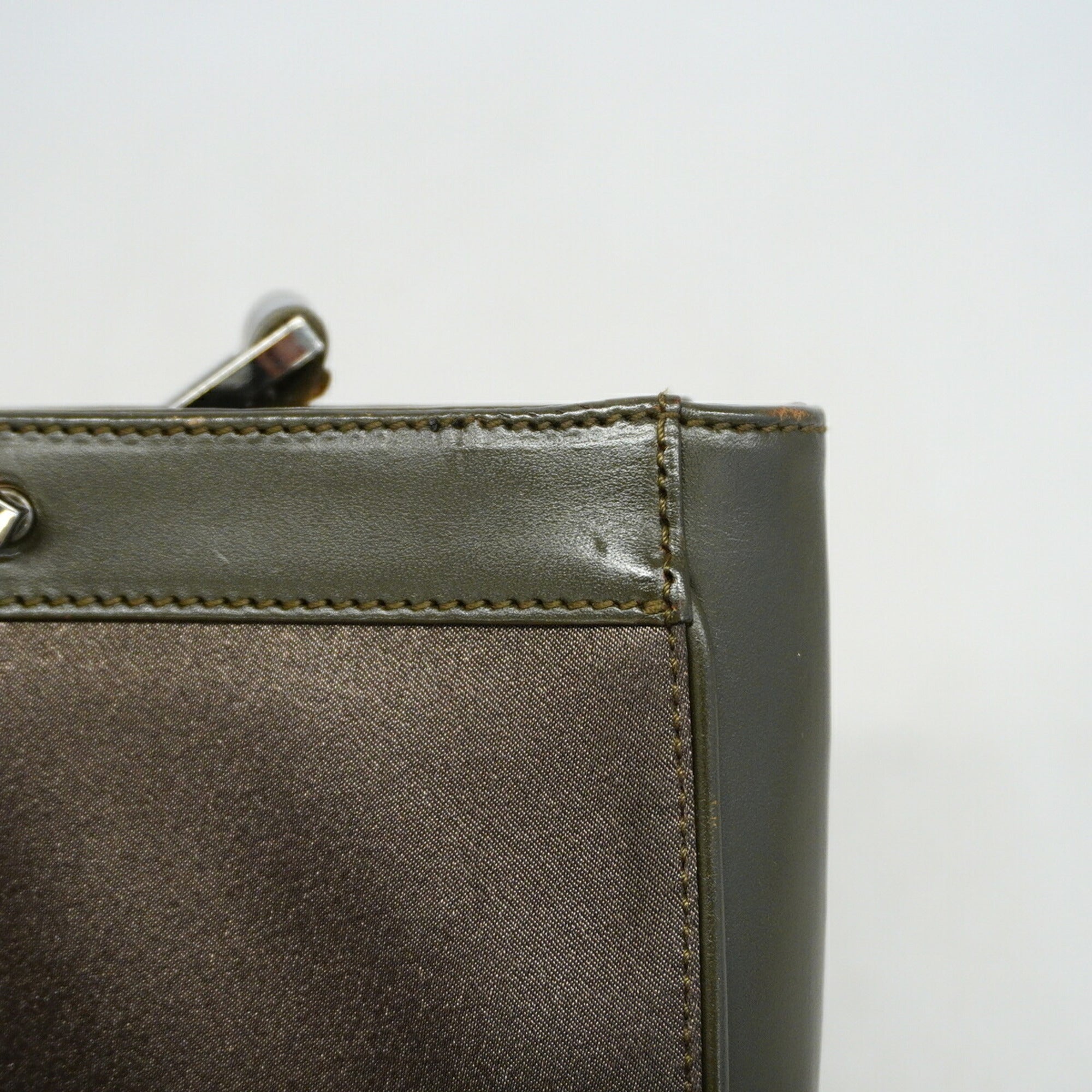 Gucci Khaki Nylon Handbag (Pre-Owned)