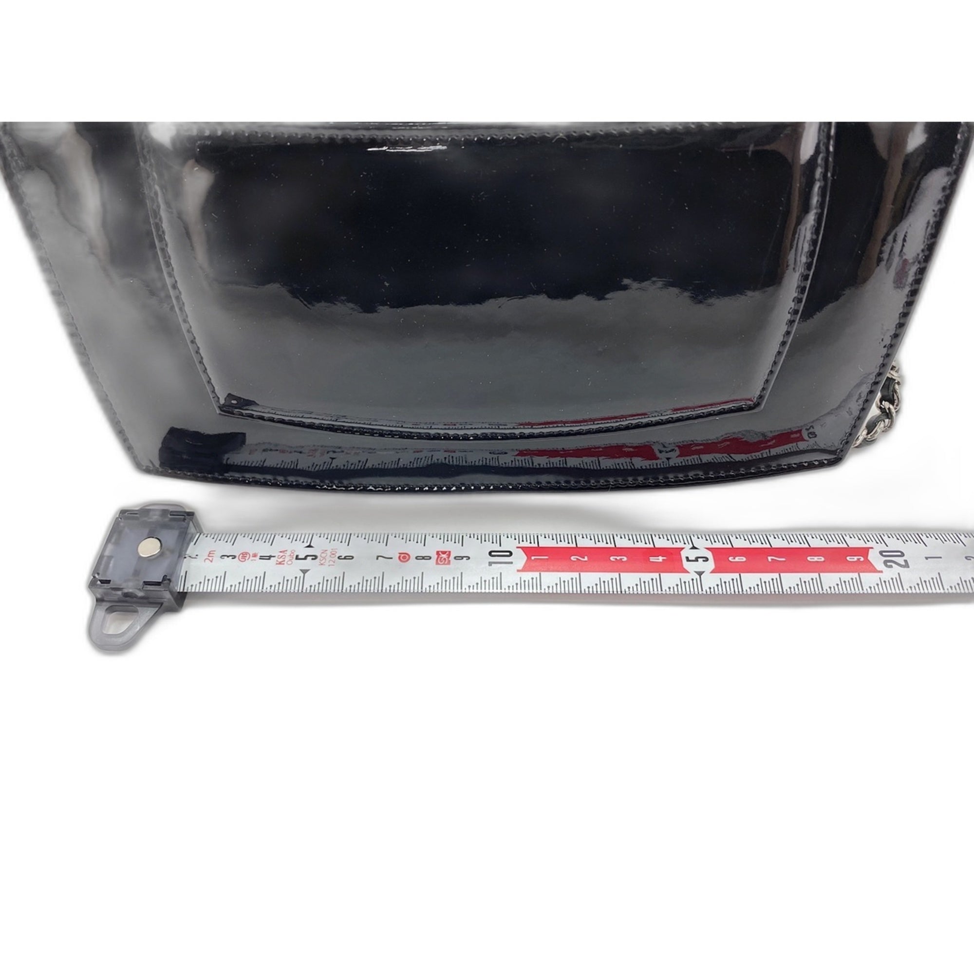 Chanel Black Patent Leather Shoulder Bag (Pre-Owned)