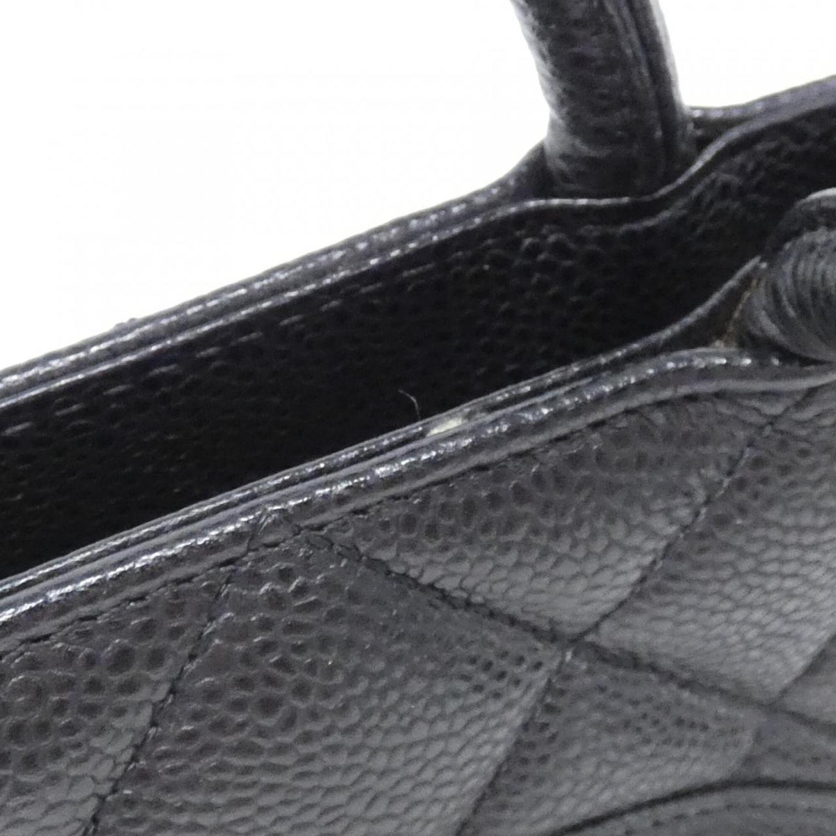 Chanel Black Grained Calfskin Handbag (Pre-Owned)