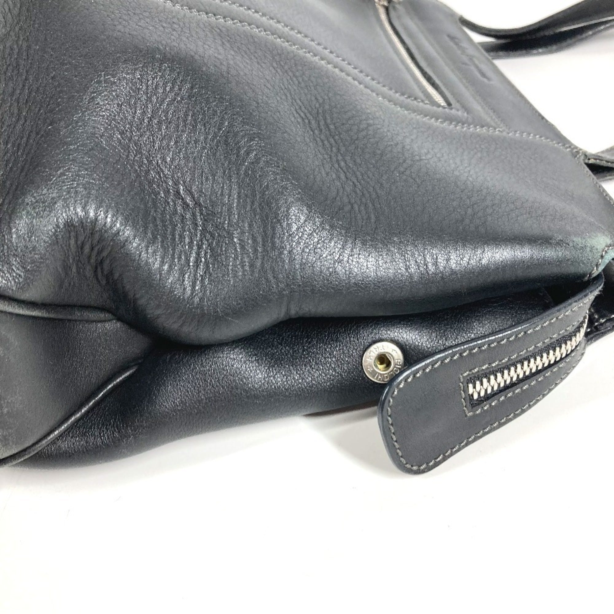 Salvatore Ferragamo Black Leather Shoulder Bag Tote Bag (Pre-Owned)
