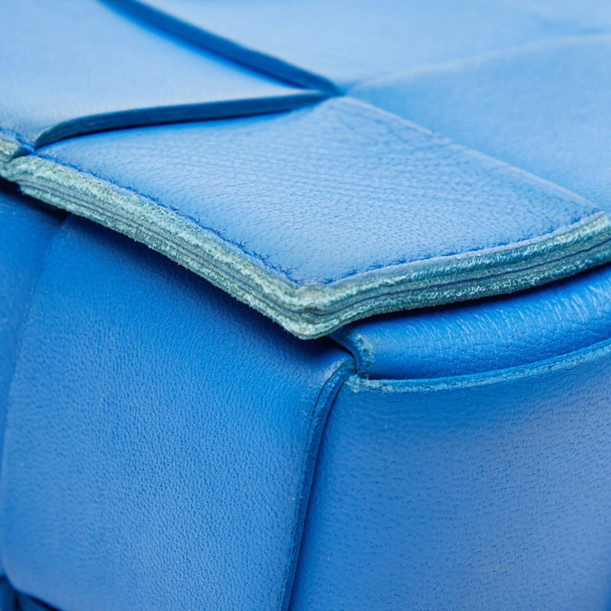 Bottega Veneta Blue Leather Shoulder Bag (Pre-Owned)