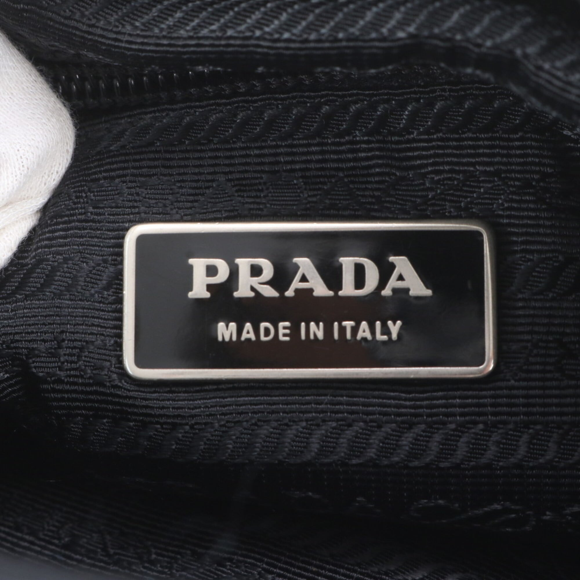 Prada Black Leather Nylon Messenger Bag Shoulder Bag (Pre-Owned)