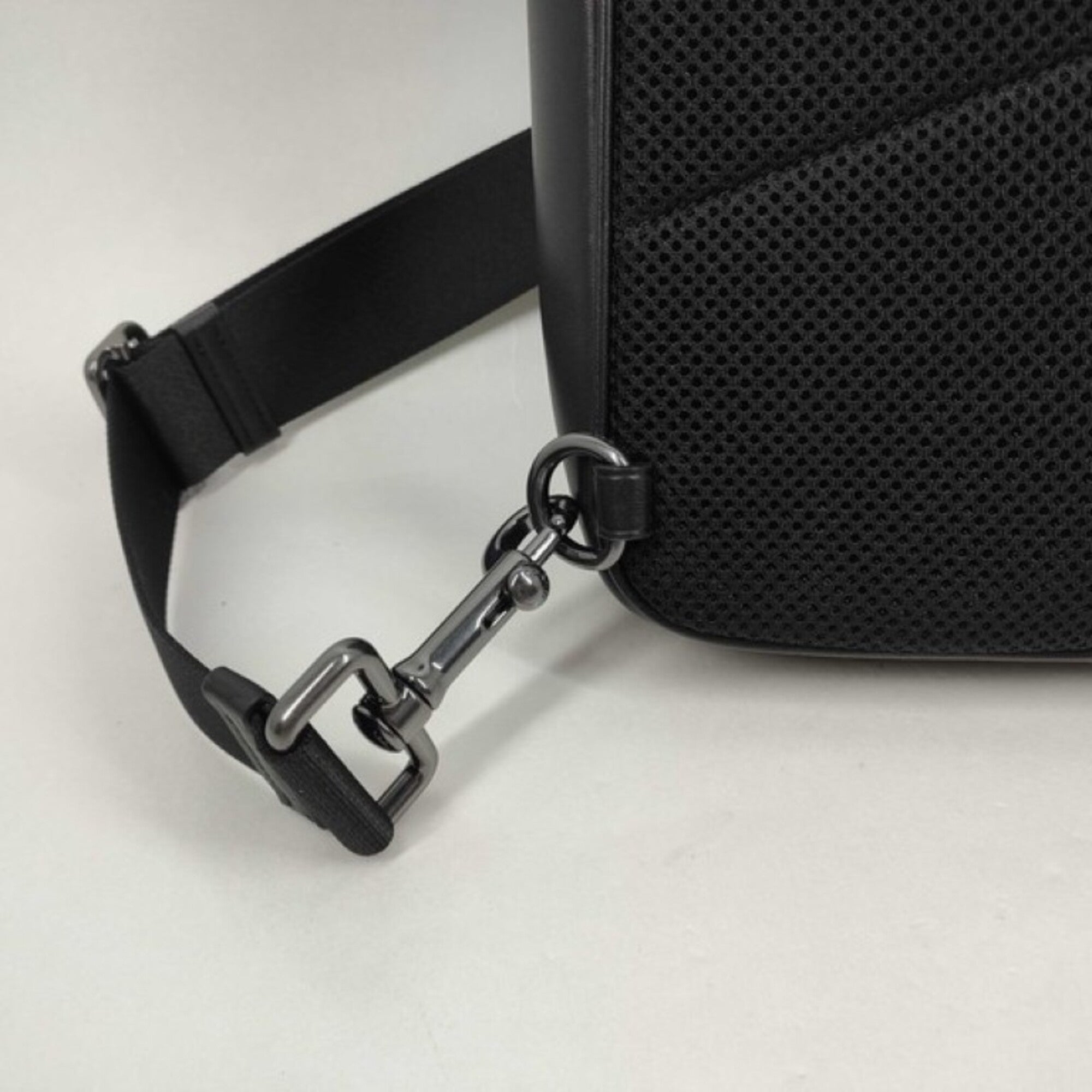 Coach Black Pvc Leather Shoulder Bag Sling Bag (Pre-Owned)