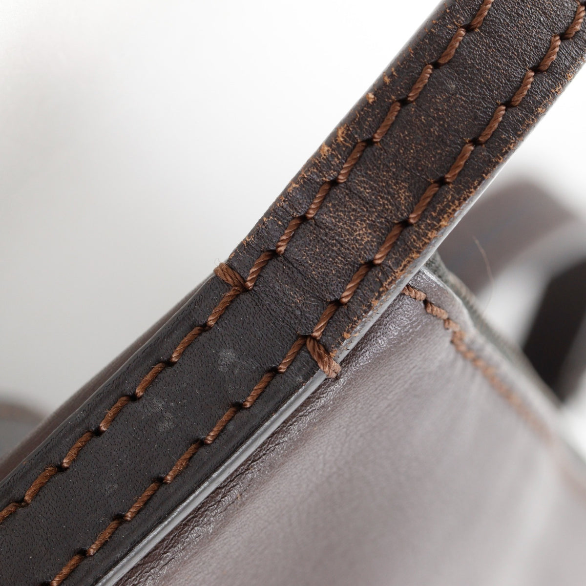 Louis Vuitton Brown Coffee Utah Leather Shoulder Bag (Pre-Owned)