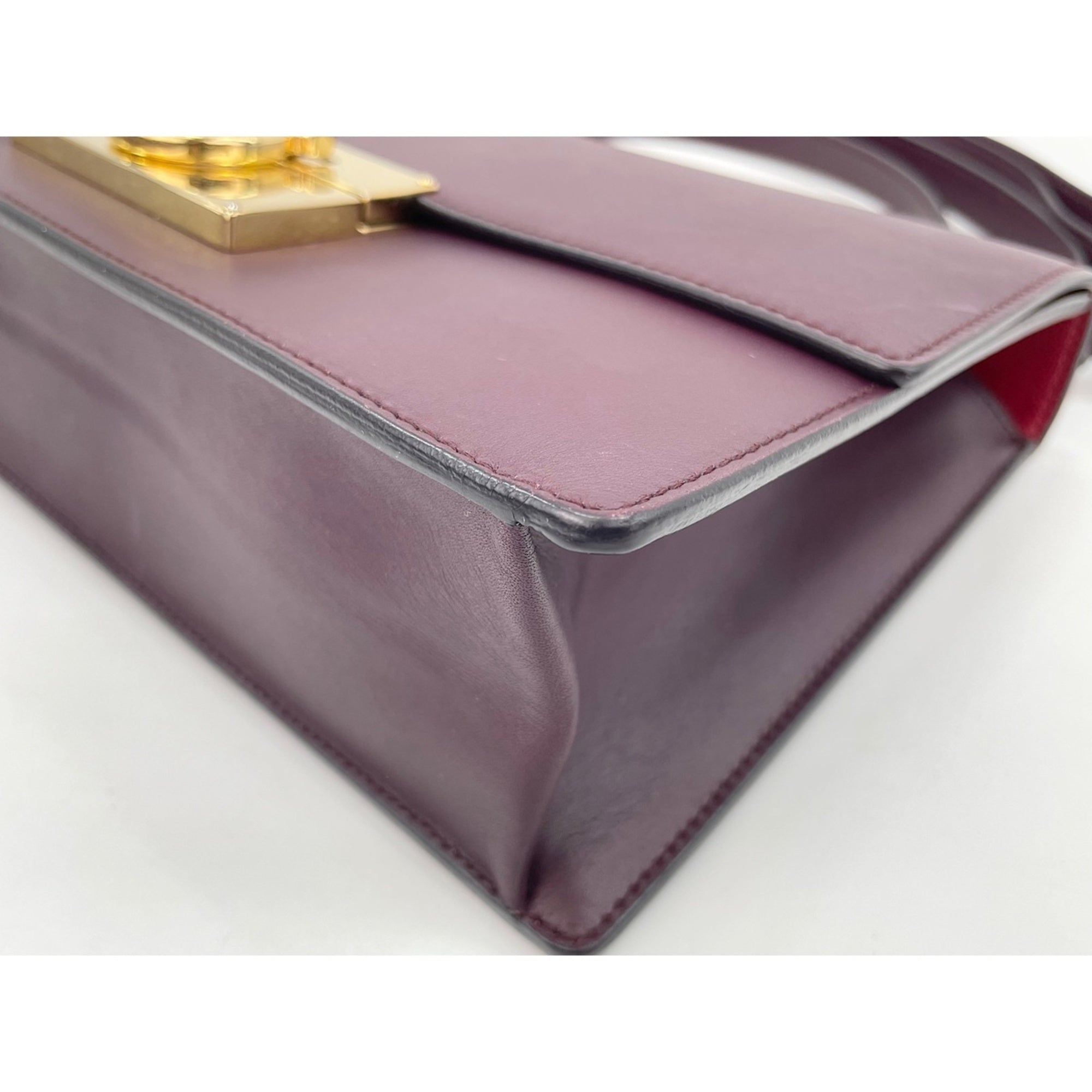 Salvatore Ferragamo Gancini Wine Leather Shoulder Bag (Pre-Owned)