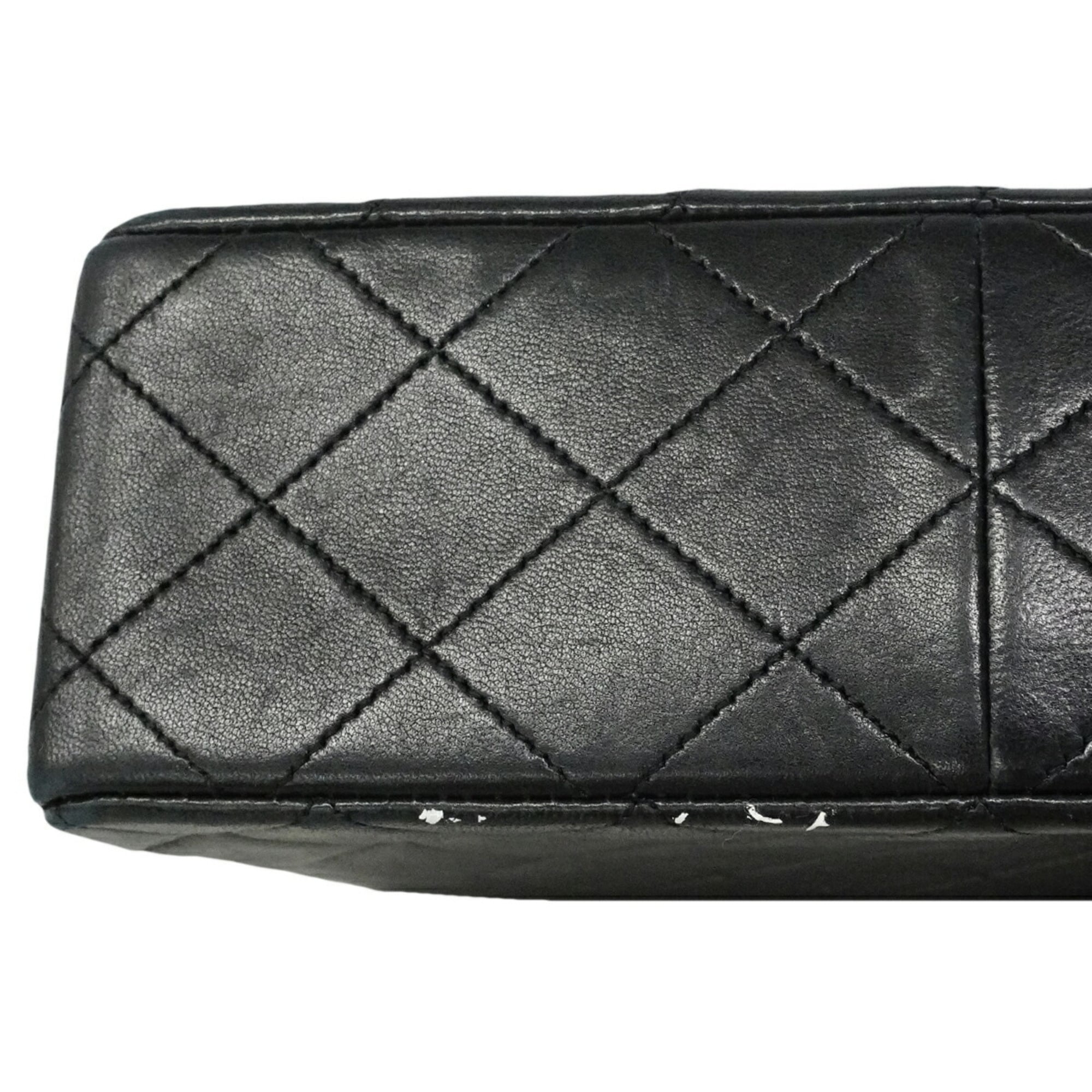 Chanel Black Leather Shoulder Bag (Pre-Owned)