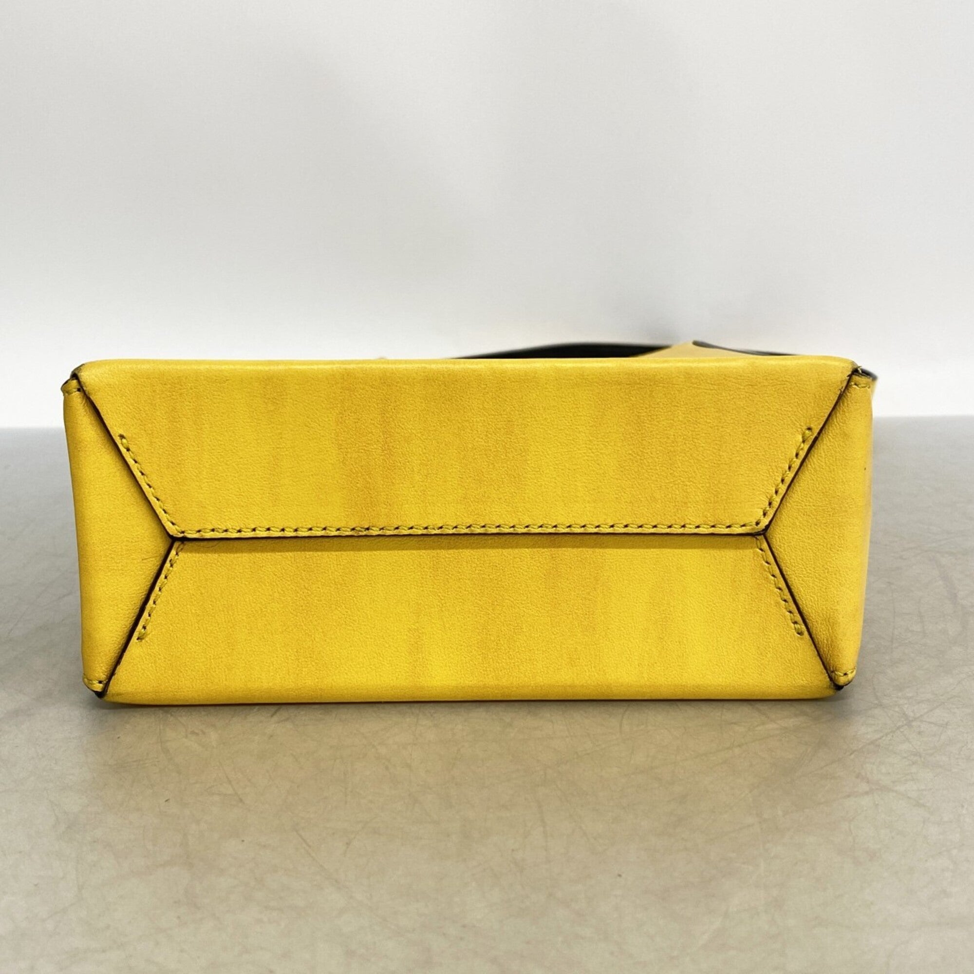 Fendi Yellow Leather Handbag (Pre-Owned)