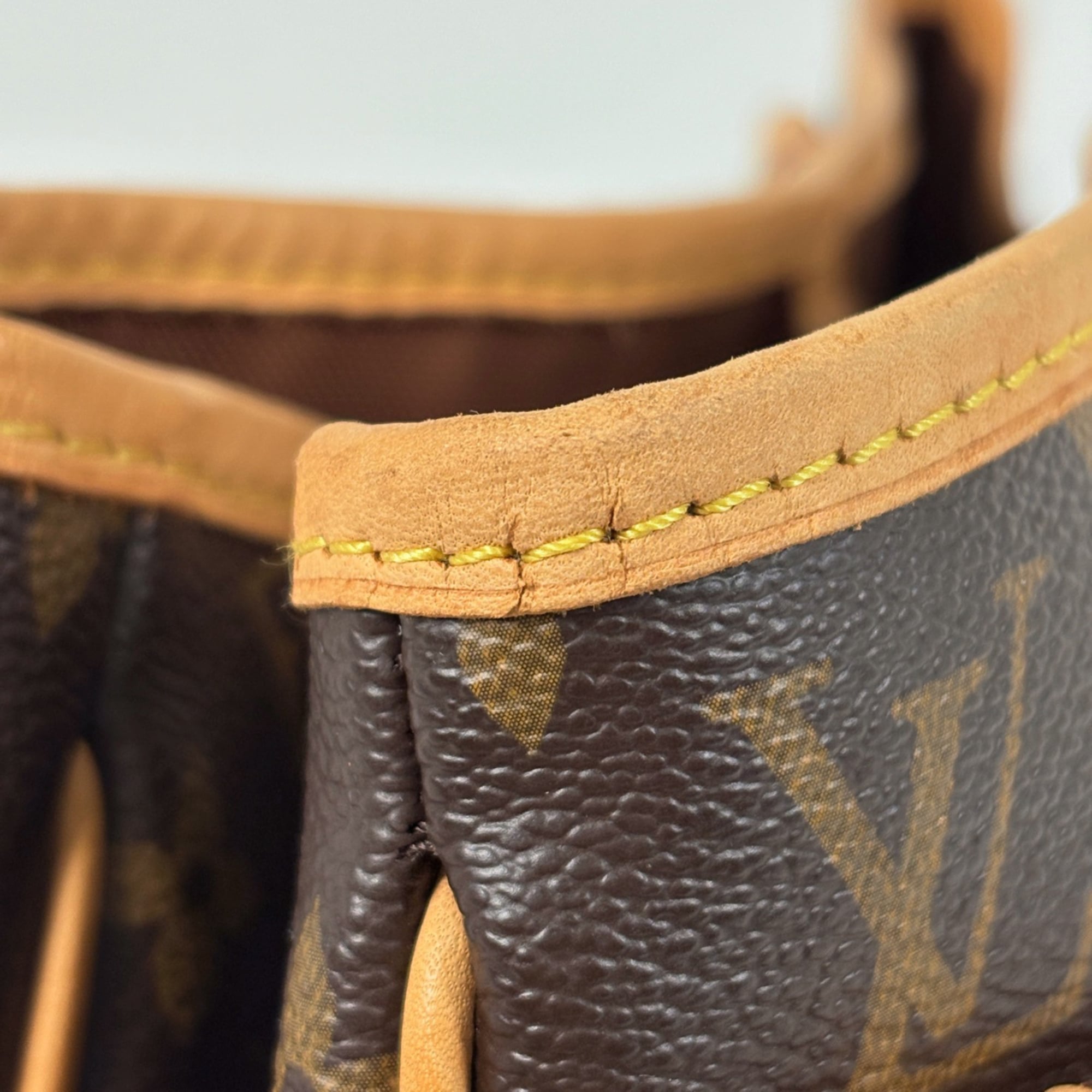 Louis Vuitton Brown Monogram Shoulder Bag Tote Bag (Pre-Owned)