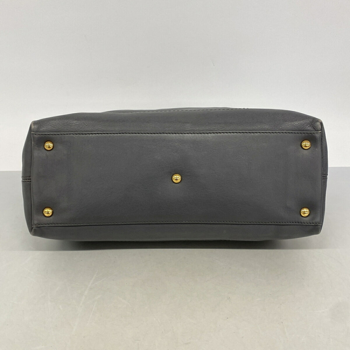 Salvatore Ferragamo Gray Leather Handbag (Pre-Owned)
