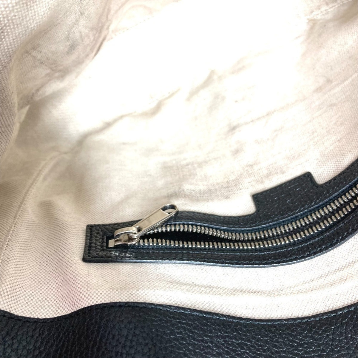 Gucci Black Leather Messenger Bag Shoulder Bag (Pre-Owned)