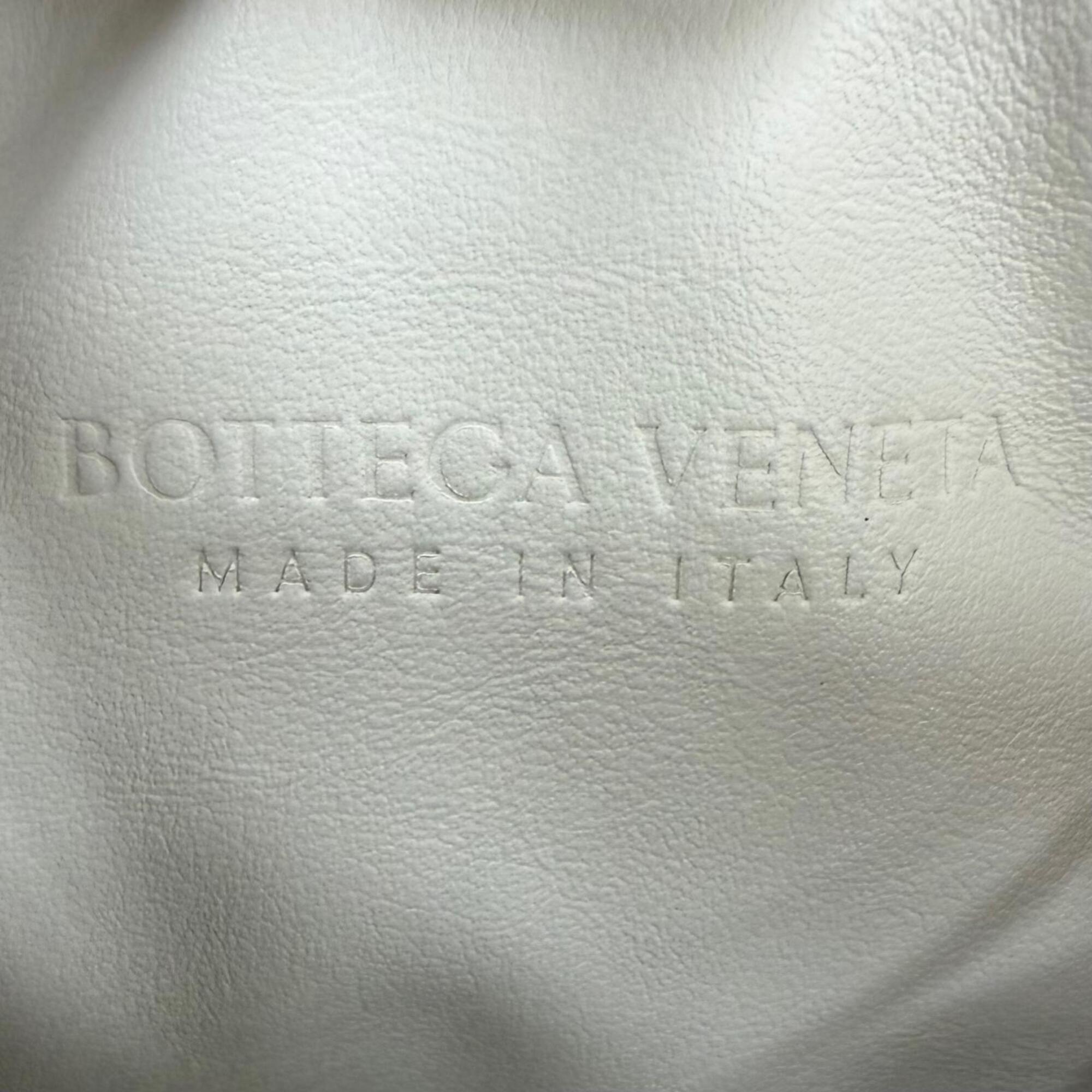 Bottega Veneta Red Color White Leather Handbag (Pre-Owned)