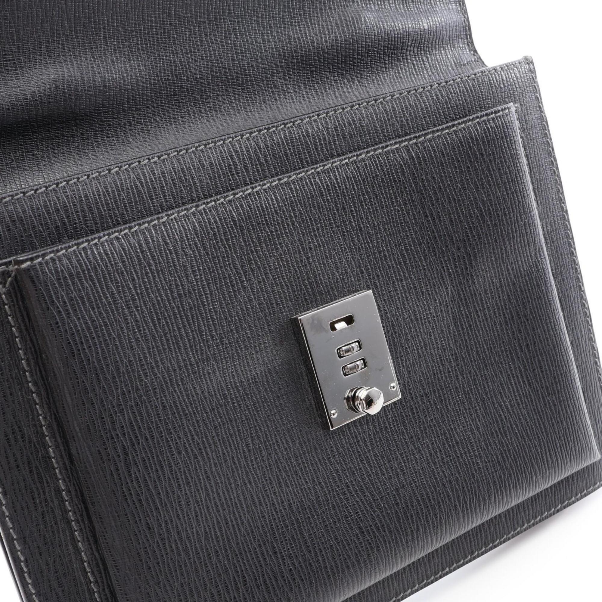 Salvatore Ferragamo Black Leather Handbag (Pre-Owned)