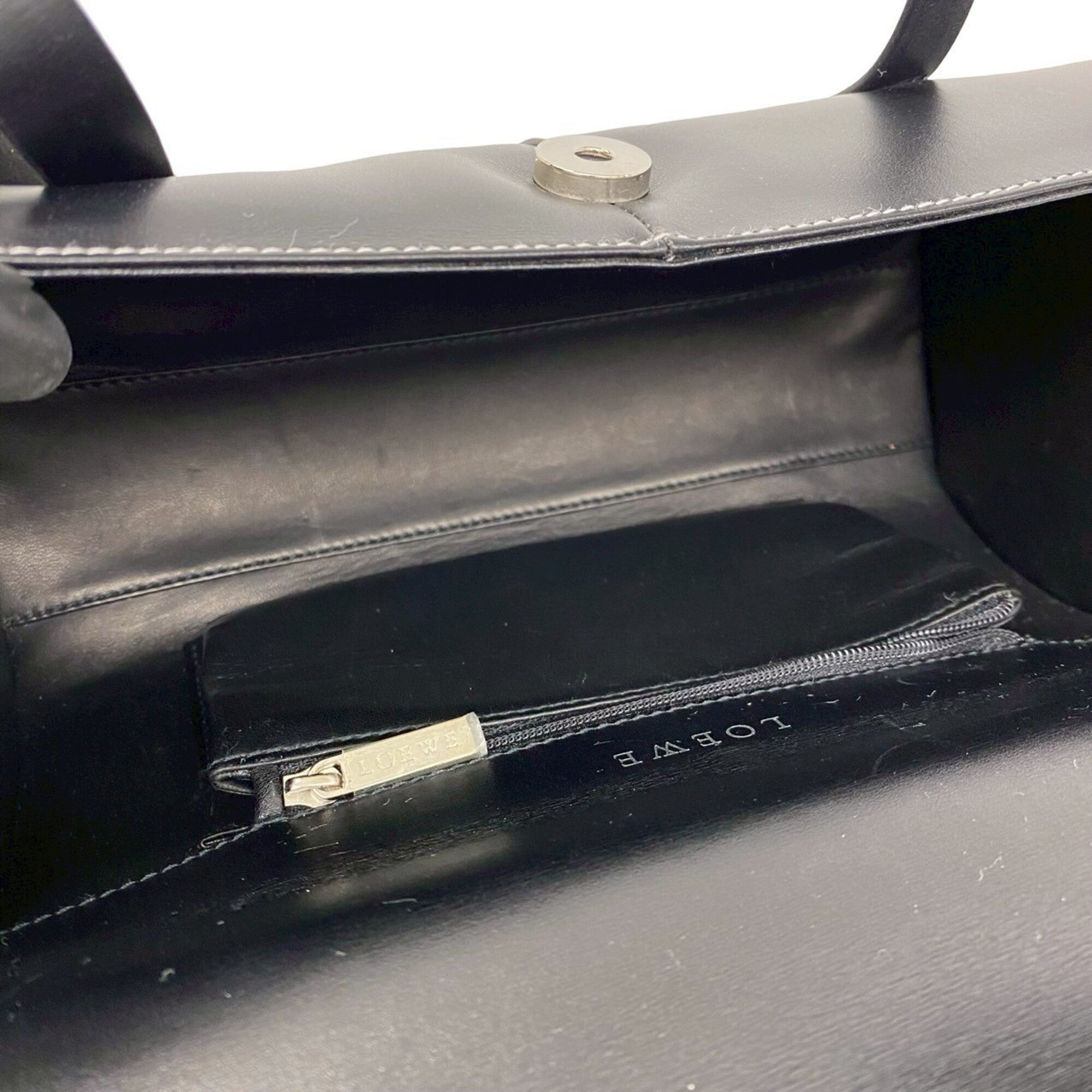 Loewe Black Leather Boston Bag Handbag (Pre-Owned)