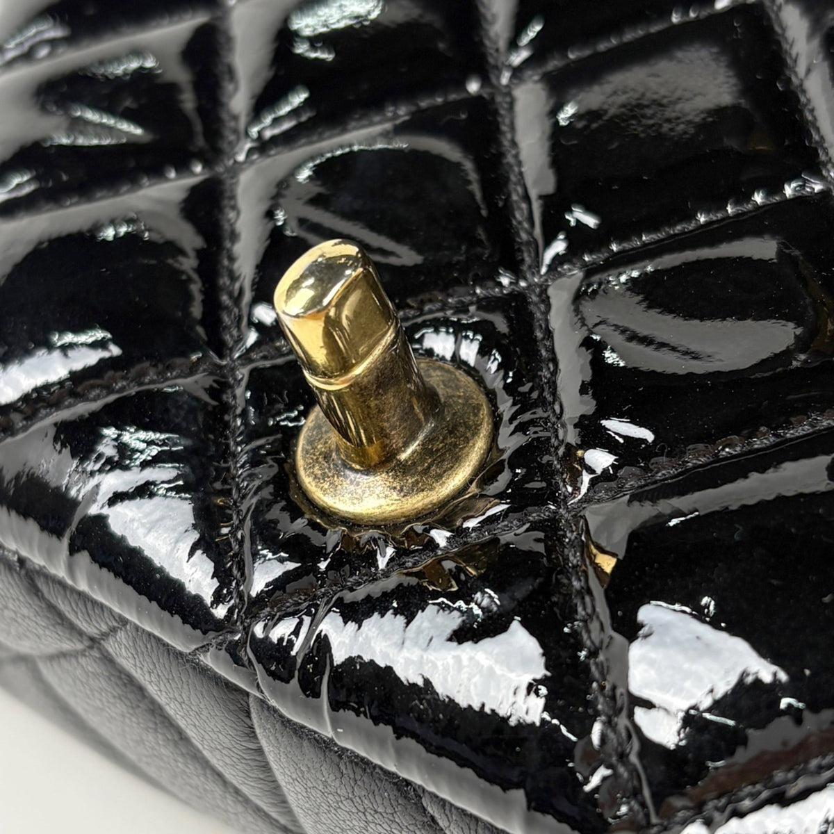 Chanel Matelasse Black Patent Leather Leather Shoulder Bag (Pre-Owned)