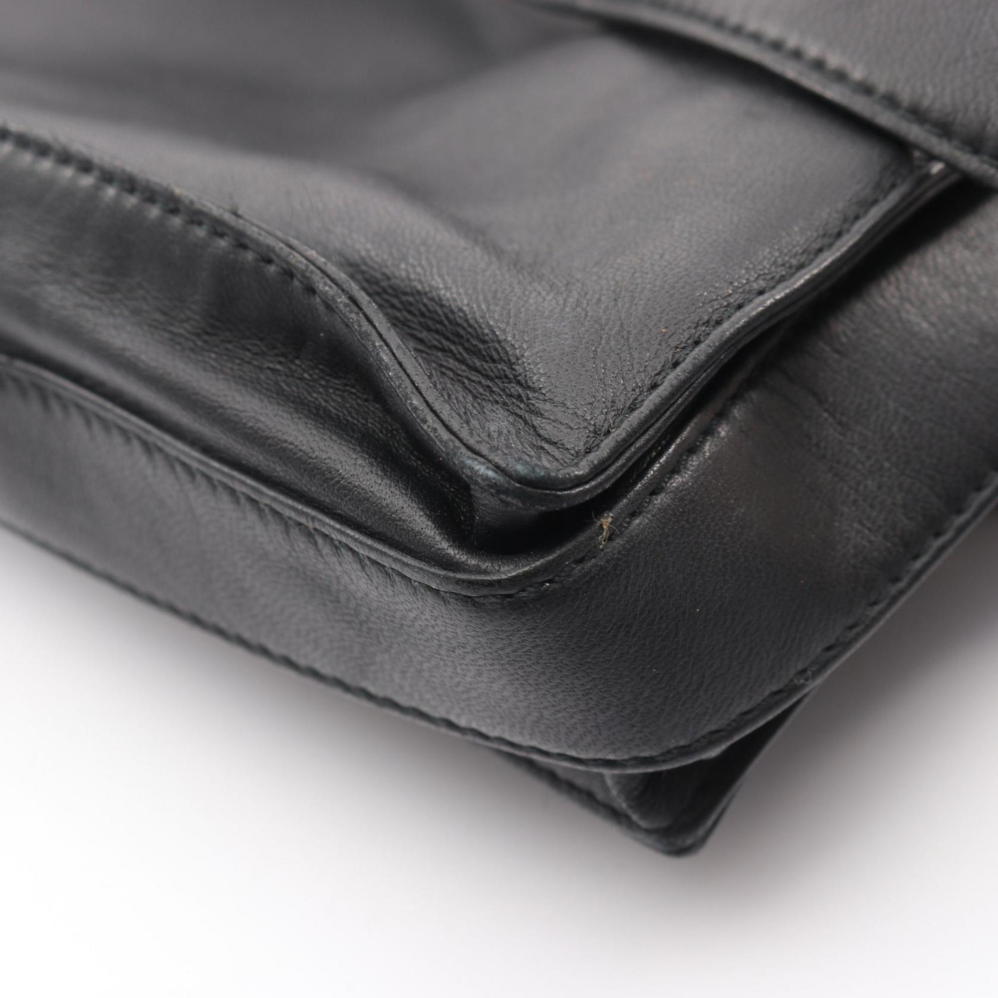 Loewe Black Leather Shoulder Bag (Pre-Owned)