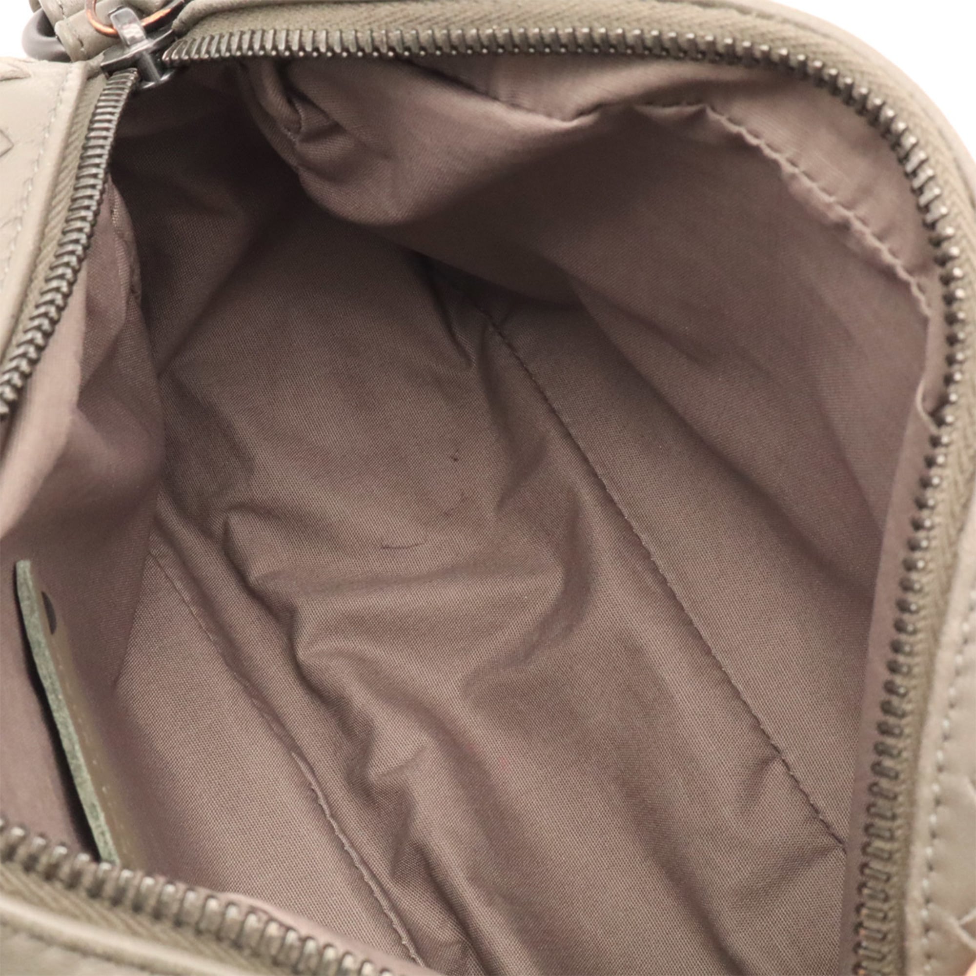 Bottega Veneta Gray Leather Pochette Shoulder Bag (Pre-Owned)