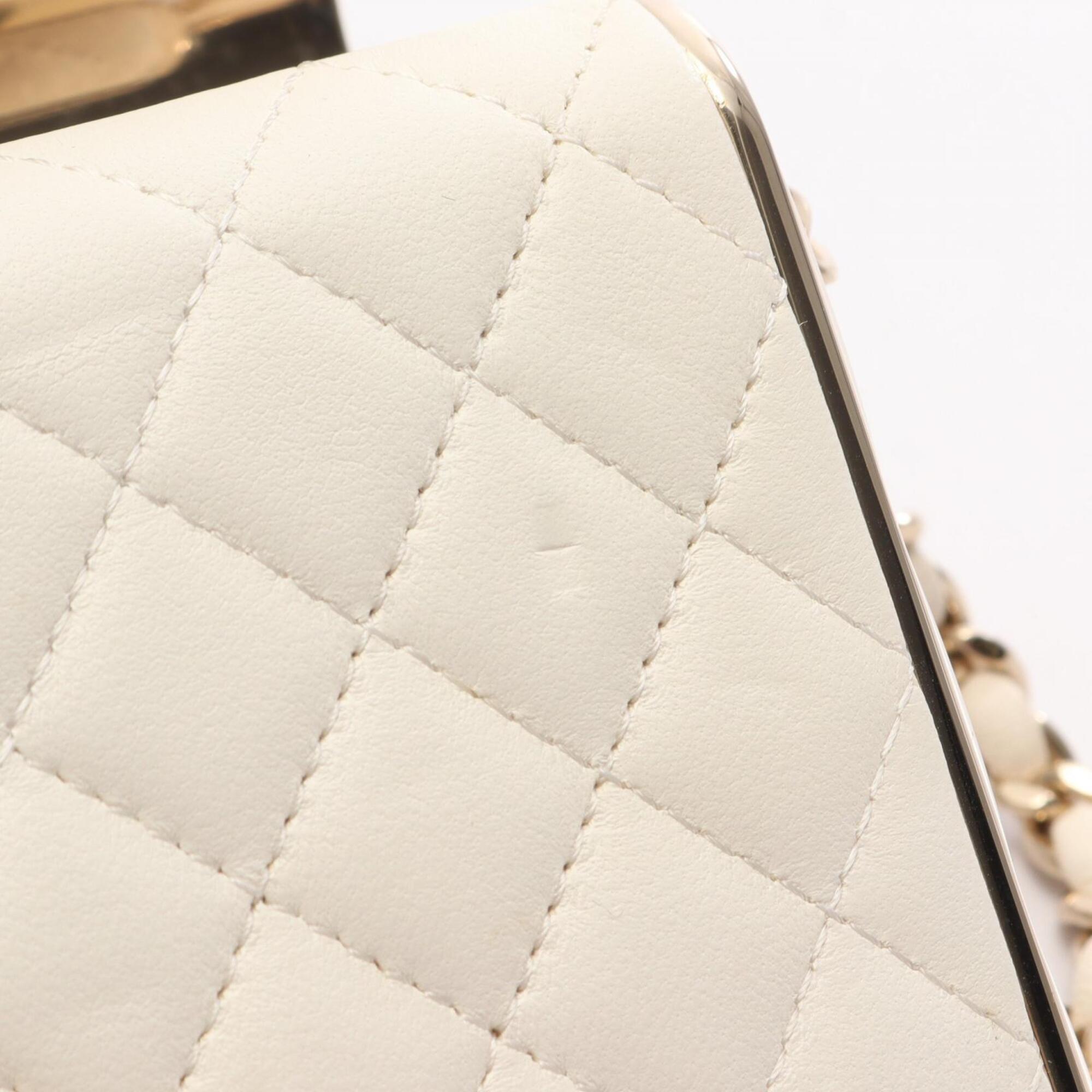 Chanel White Leather Handbag Shoulder Bag (Pre-Owned)