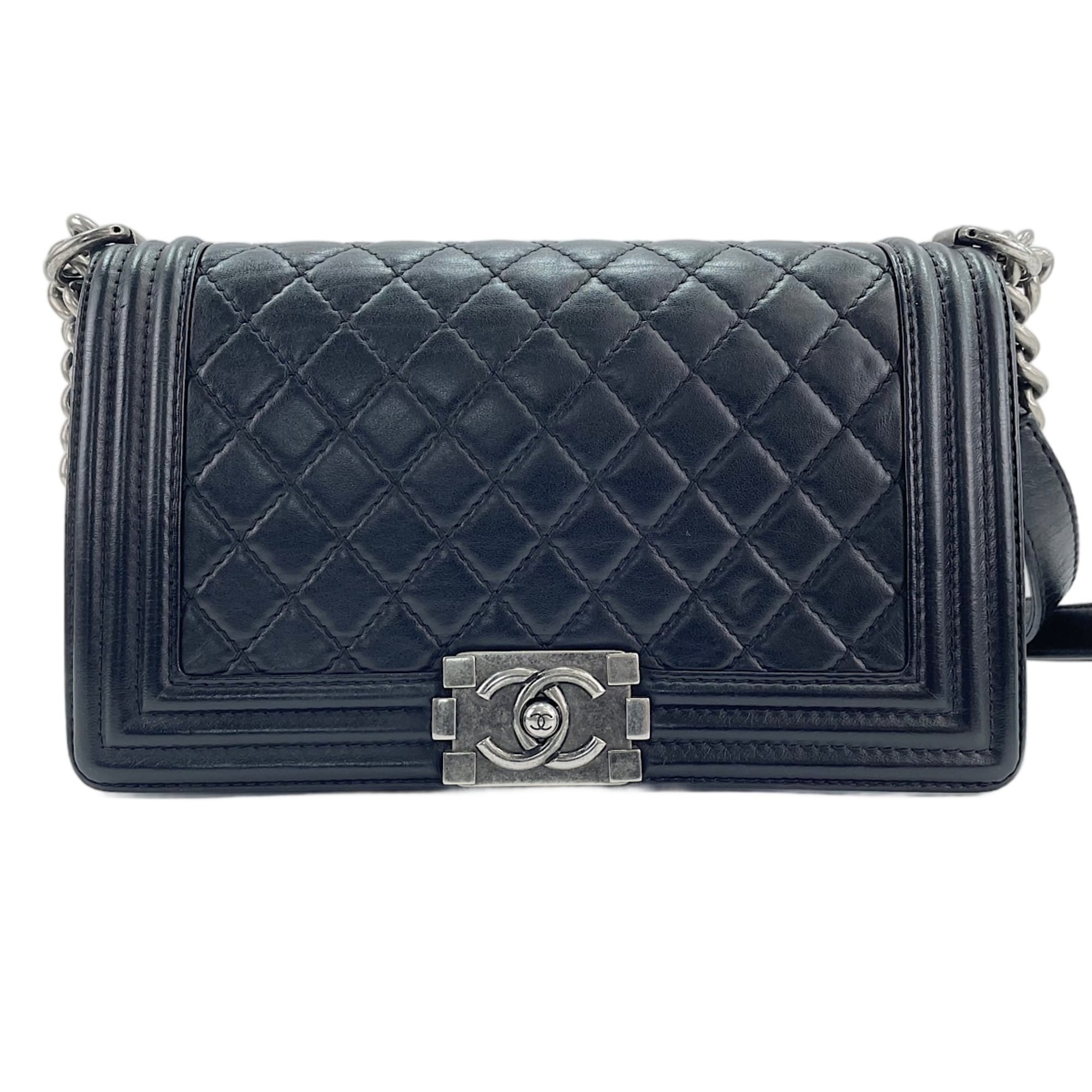 Chanel Boy Chanel Black Leather Shoulder Bag (Pre-Owned)