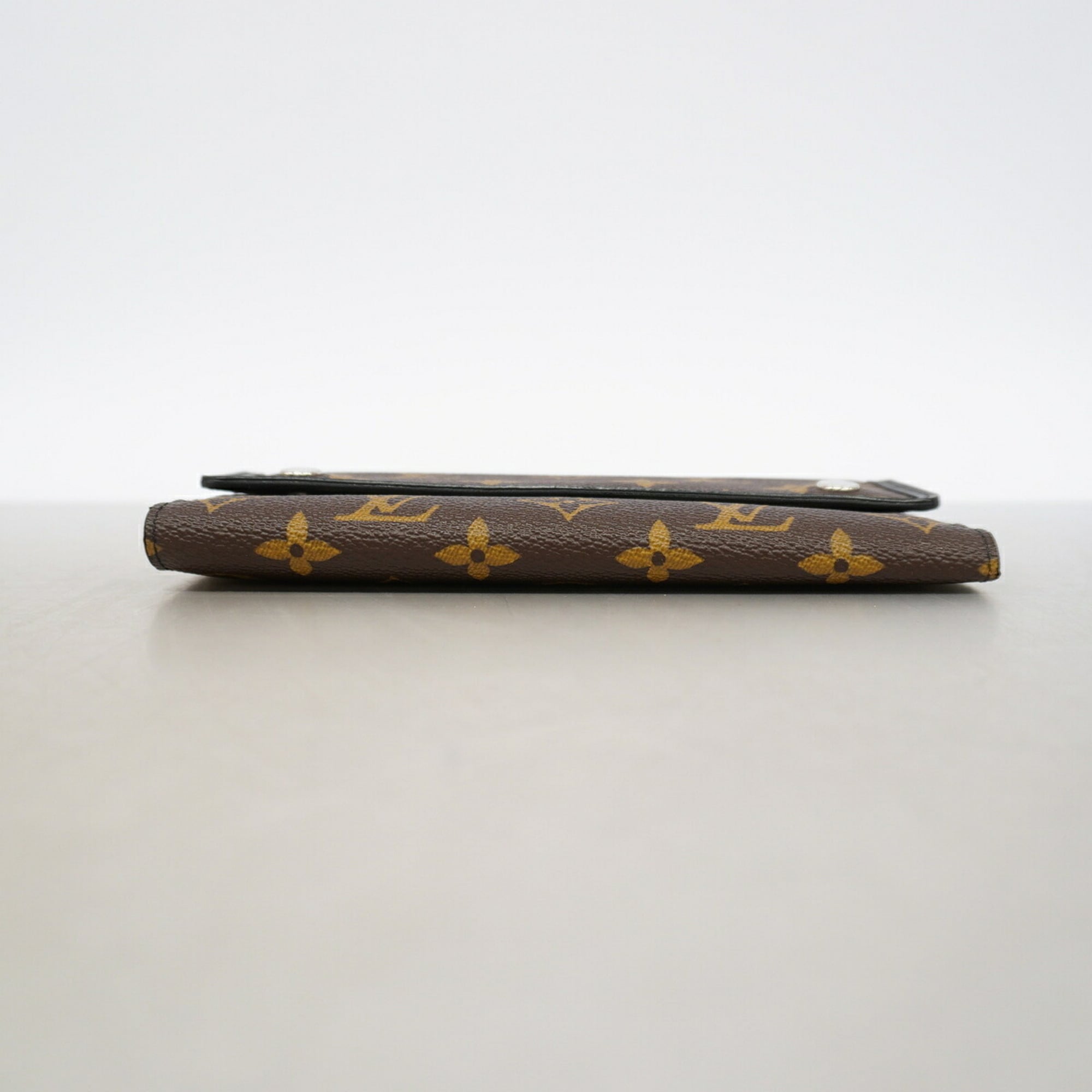 Louis Vuitton Black Brown Wallet (Tri-Fold) (Pre-Owned)