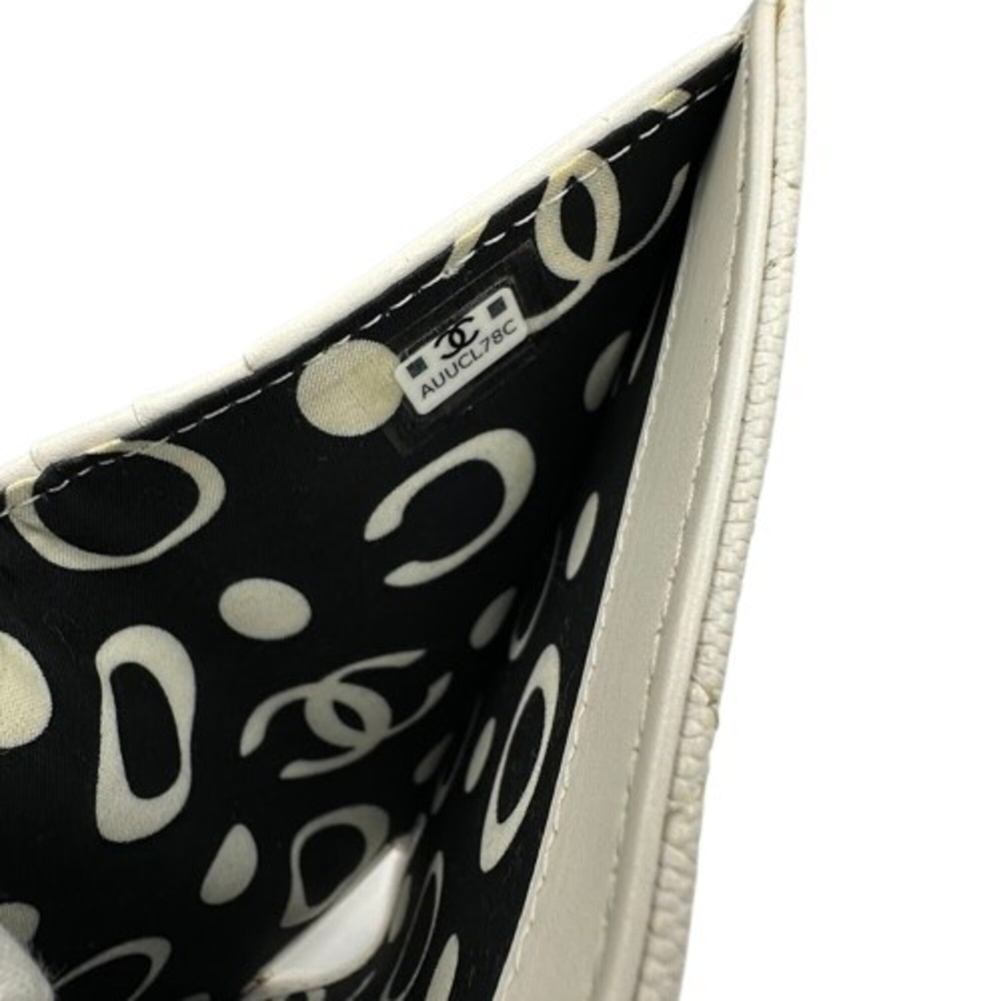 Chanel White Grained Calfskin Wallet (Bi-Fold) (Pre-Owned)