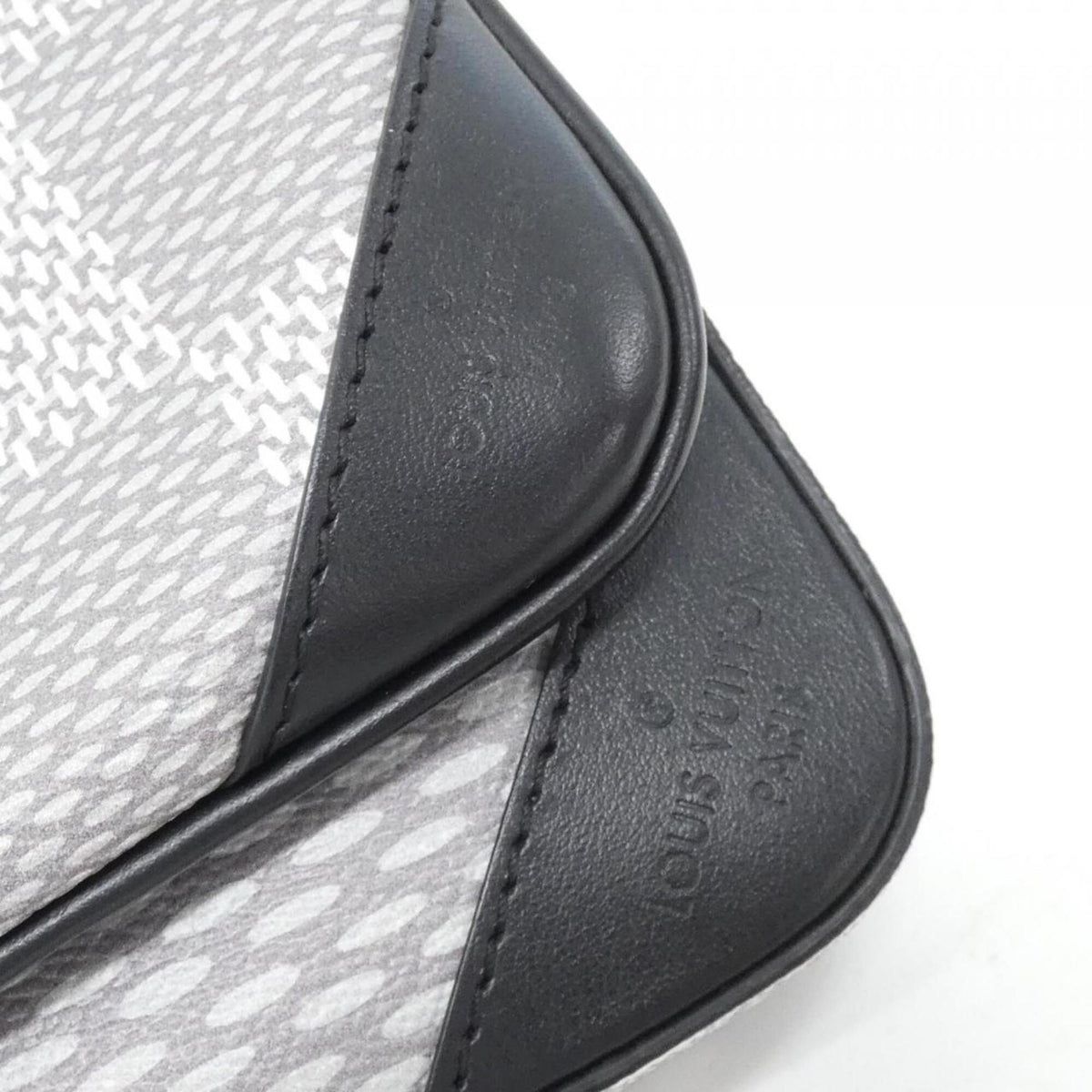 Louis Vuitton Coated Canvas Pouch Shoulder Bag (Pre-Owned)