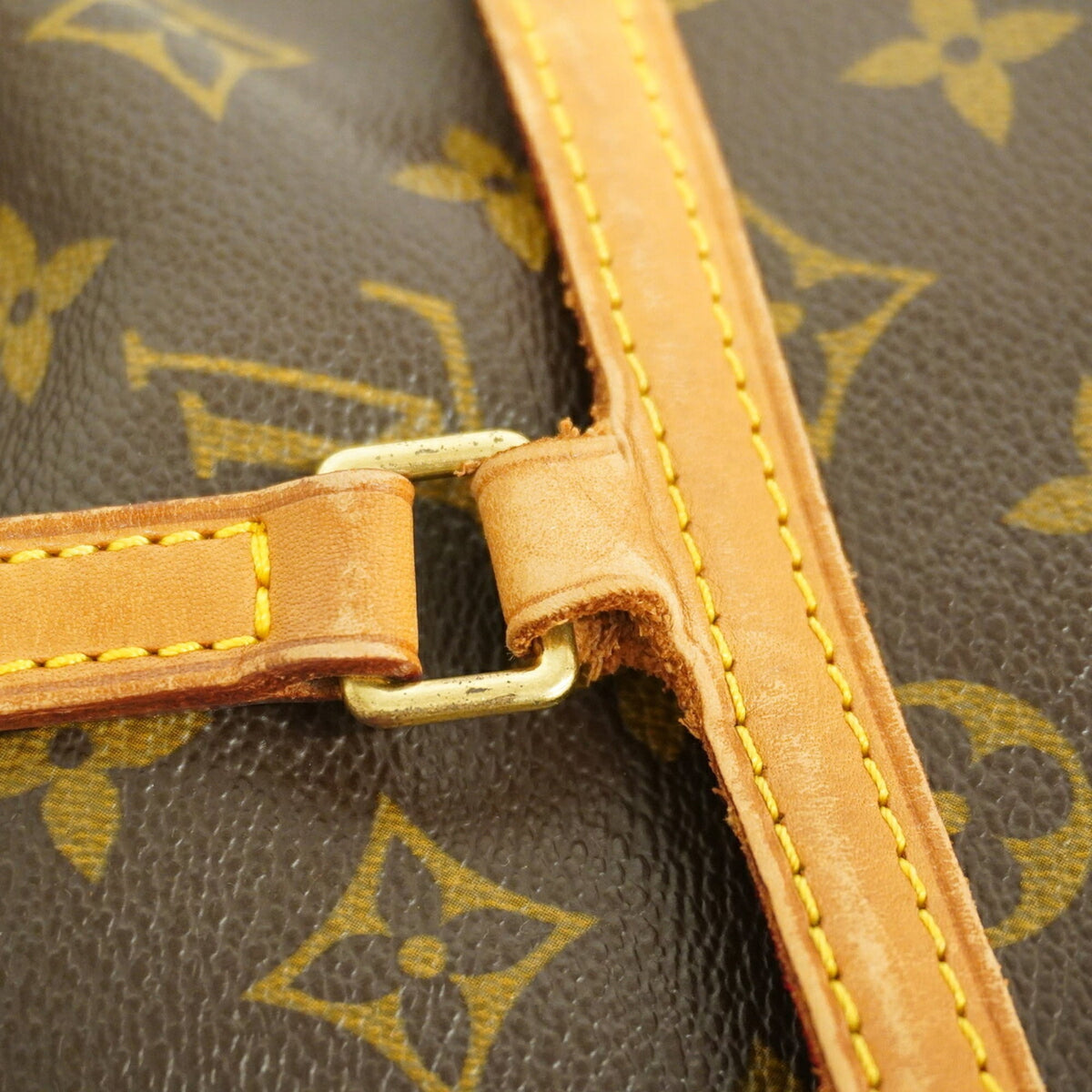 Louis Vuitton Brown Shoulder Bag (Pre-Owned)