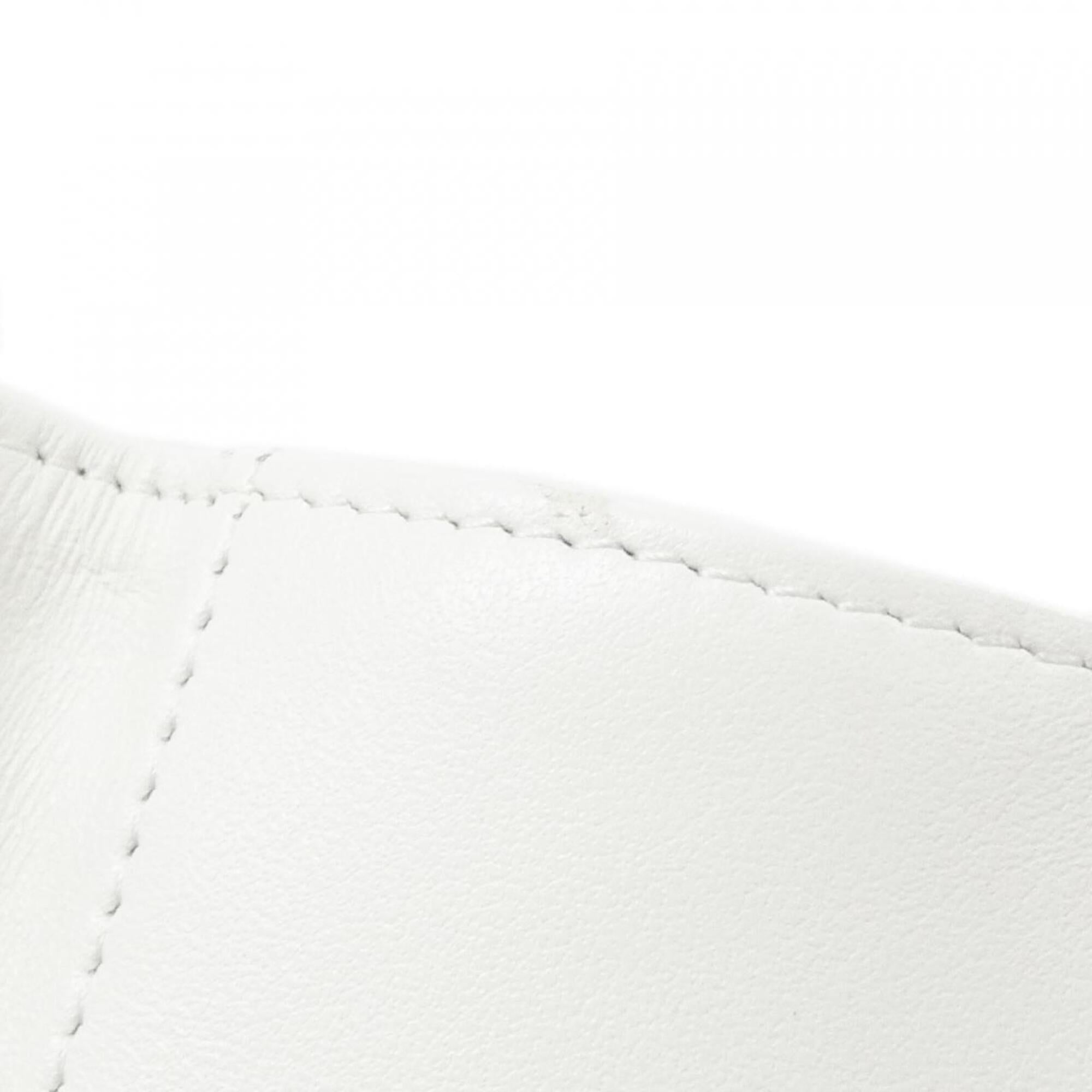 Chanel White Grained Calfskin Wallet (Tri-Fold) (Pre-Owned)