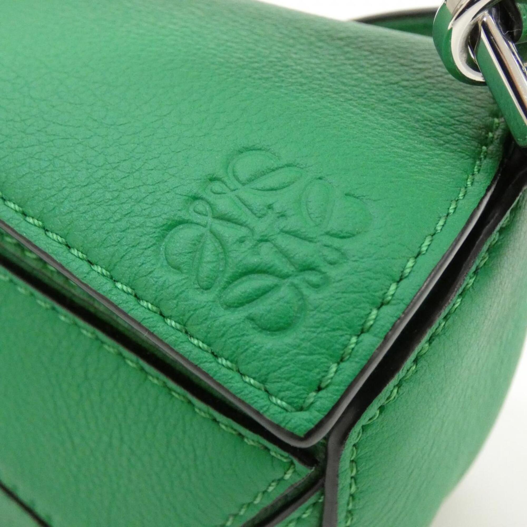 Loewe Green Leather Handbag (Pre-Owned)